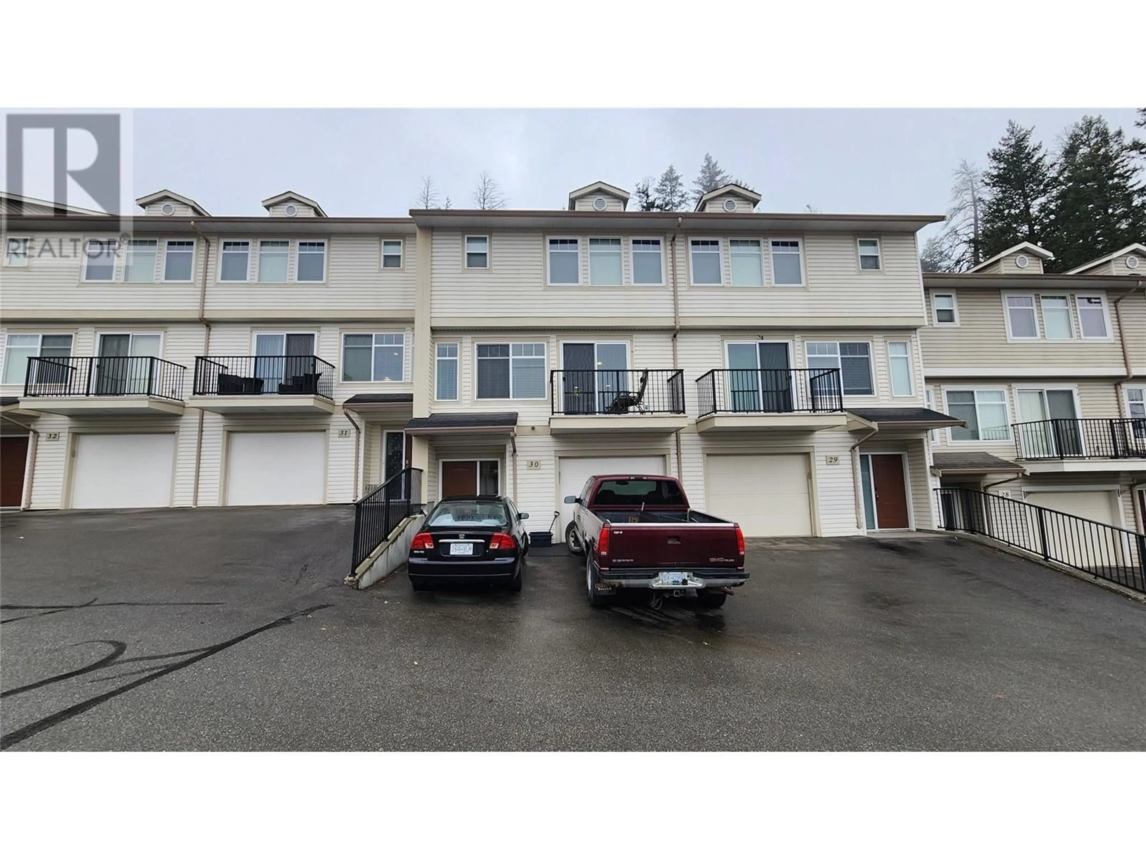 A pic from exterior of the house or condo, the front or back of building for 1990 Pacific Way Unit# 30, Kamloops British Columbia V1S1W3