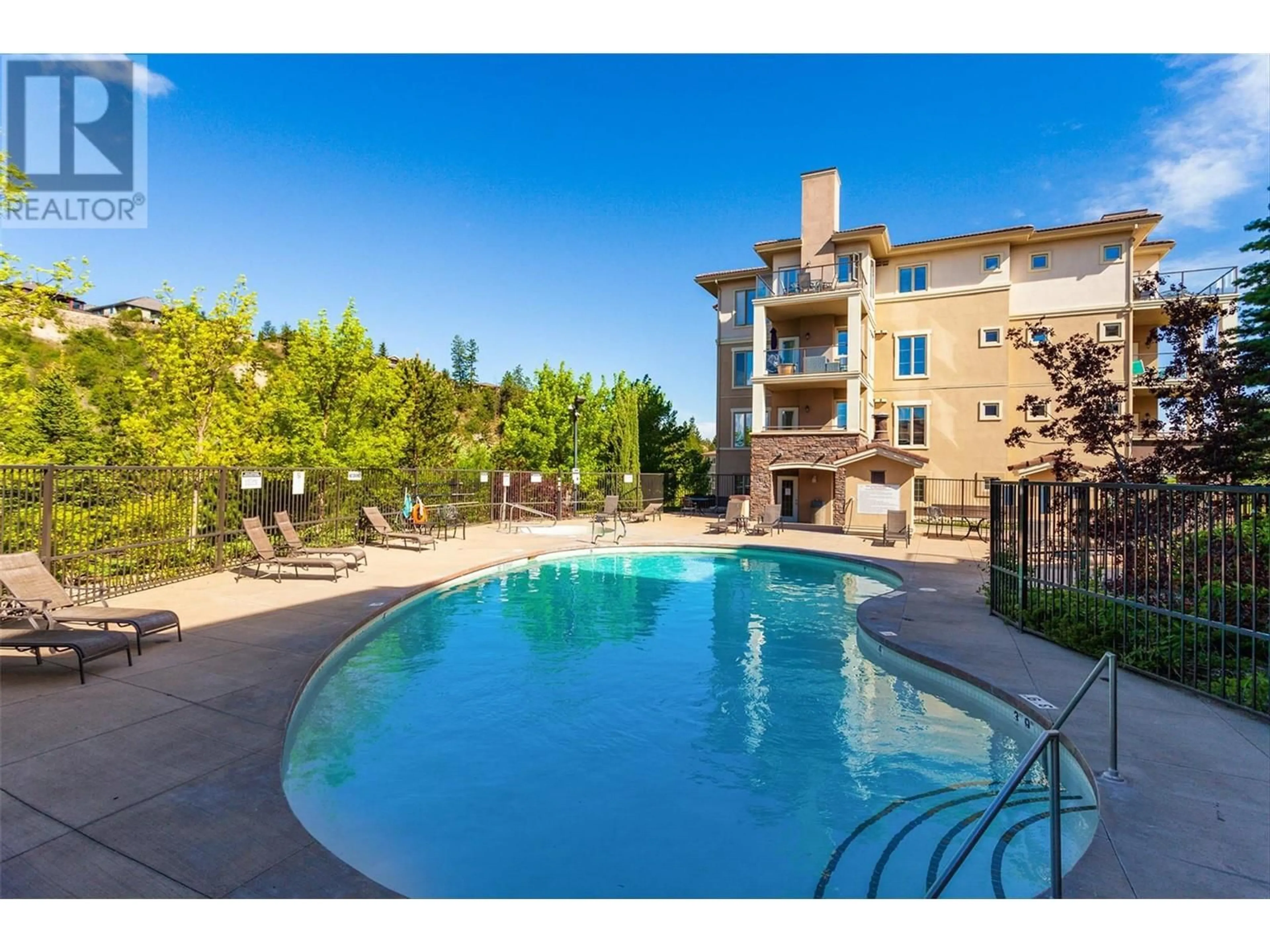 Pool for 1414 - 1875 COUNTRY CLUB DRIVE, Kelowna British Columbia V1V2W7