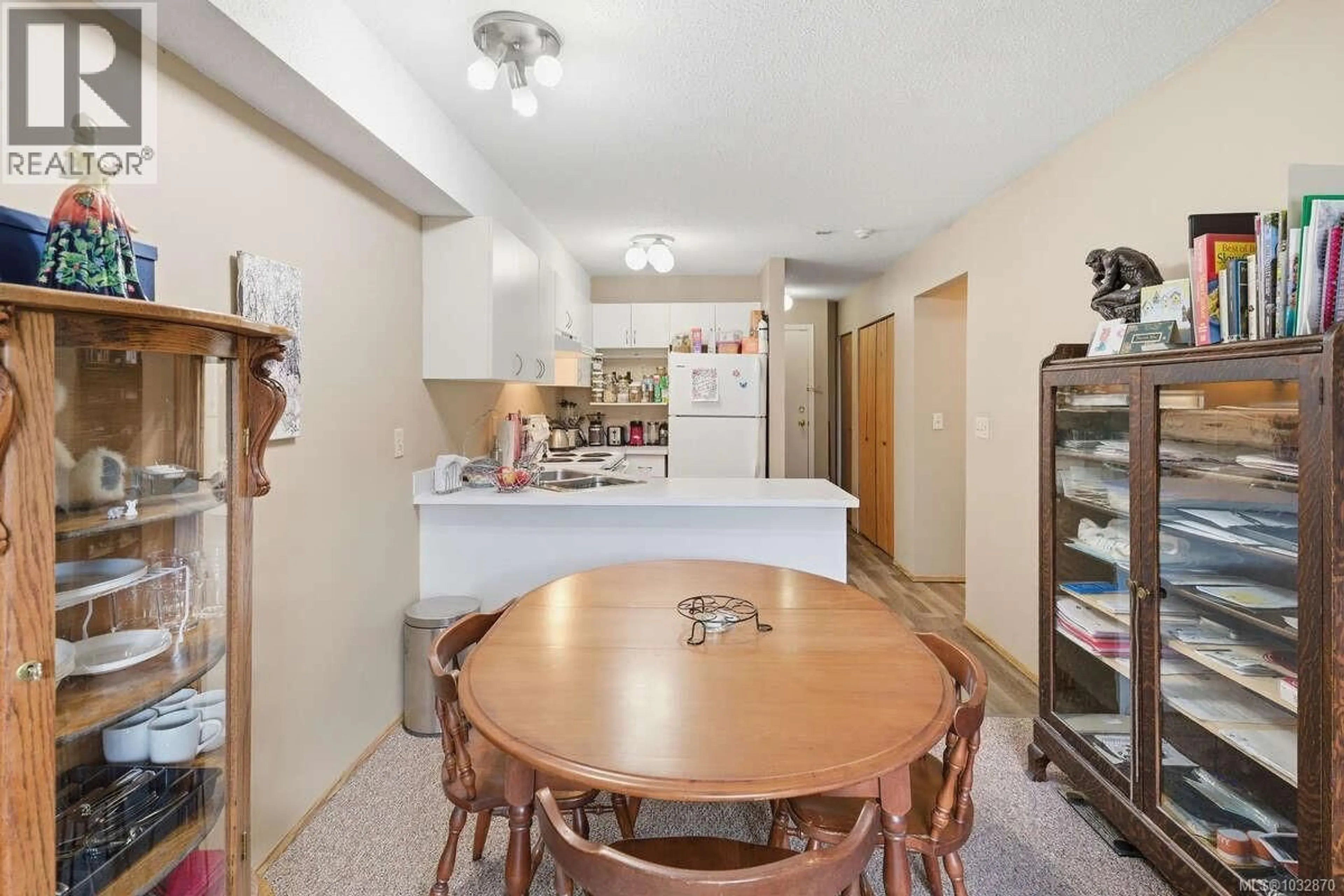 Standard kitchen, unknown for 212 - 3215 COWICHAN LAKE ROAD, Duncan British Columbia V9L5G5