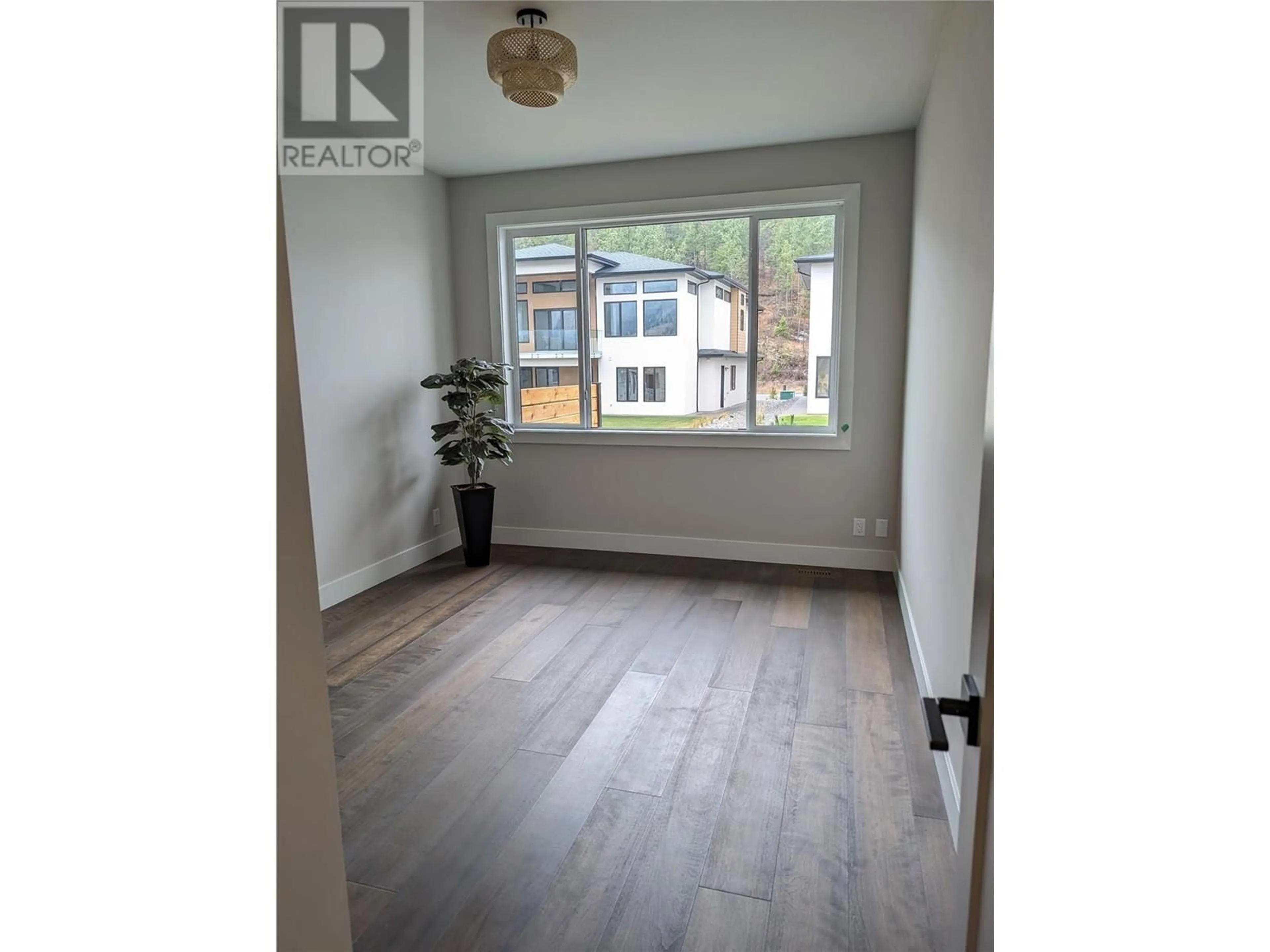 Other indoor space, wood floors for 801 Melrose Street, Kelowna British Columbia V1P0A8