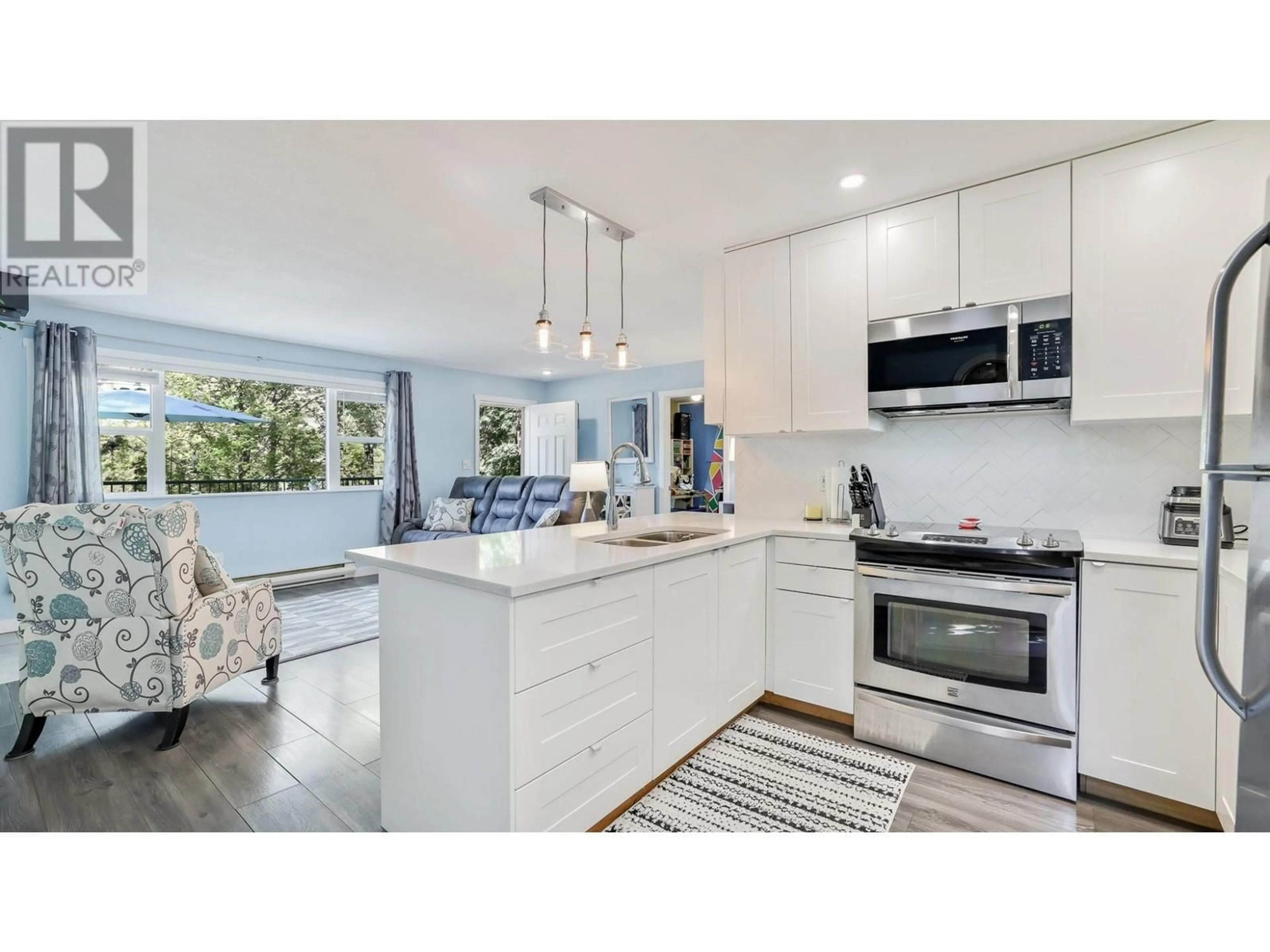 Open concept kitchen for 8264 HOBBITT FRONTAGE Road, Dry Gulch British Columbia V0A1M0