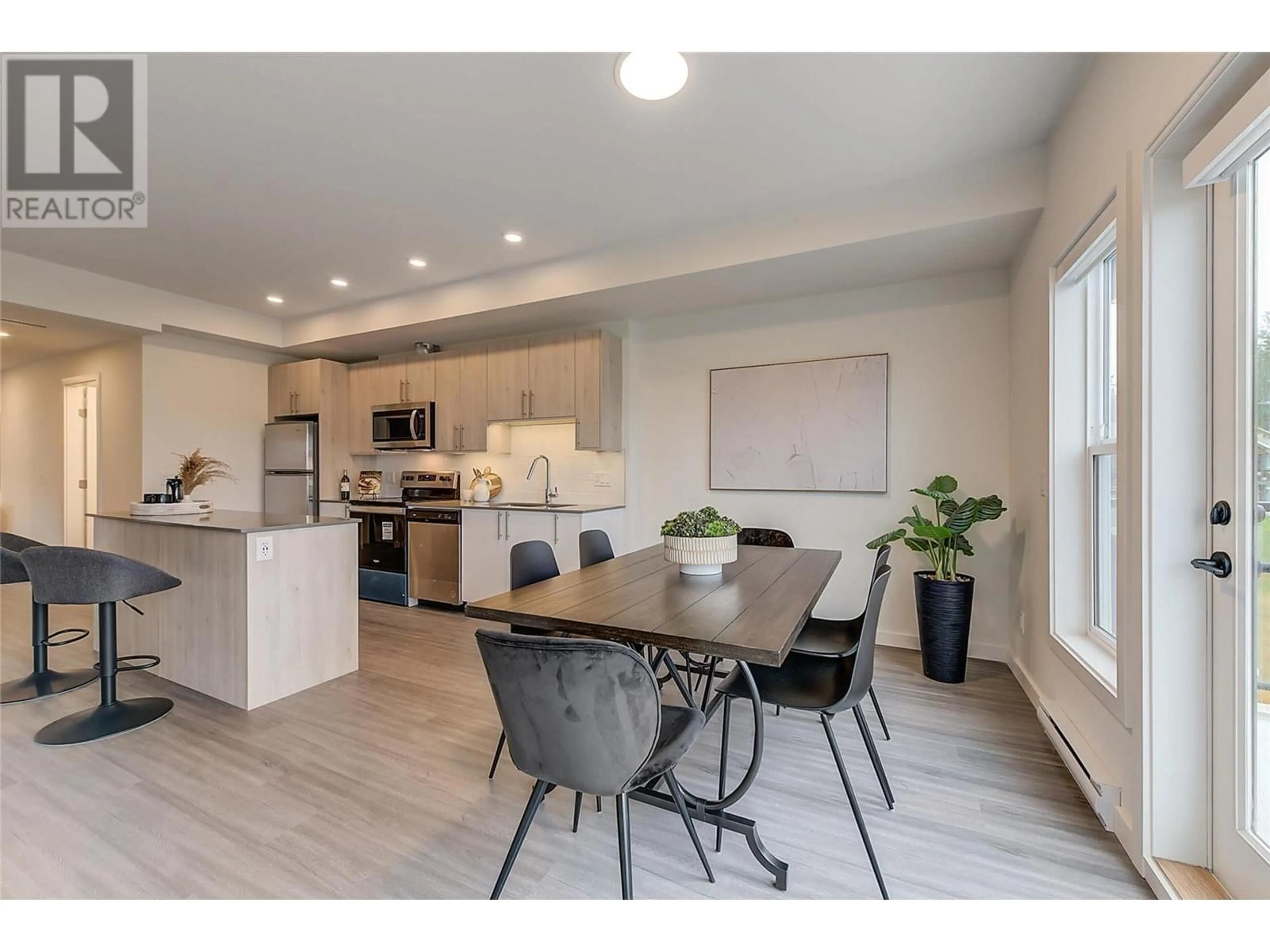 Open concept kitchen for 685 Boynton Place Unit# 62, Kelowna British Columbia V1Y4C5