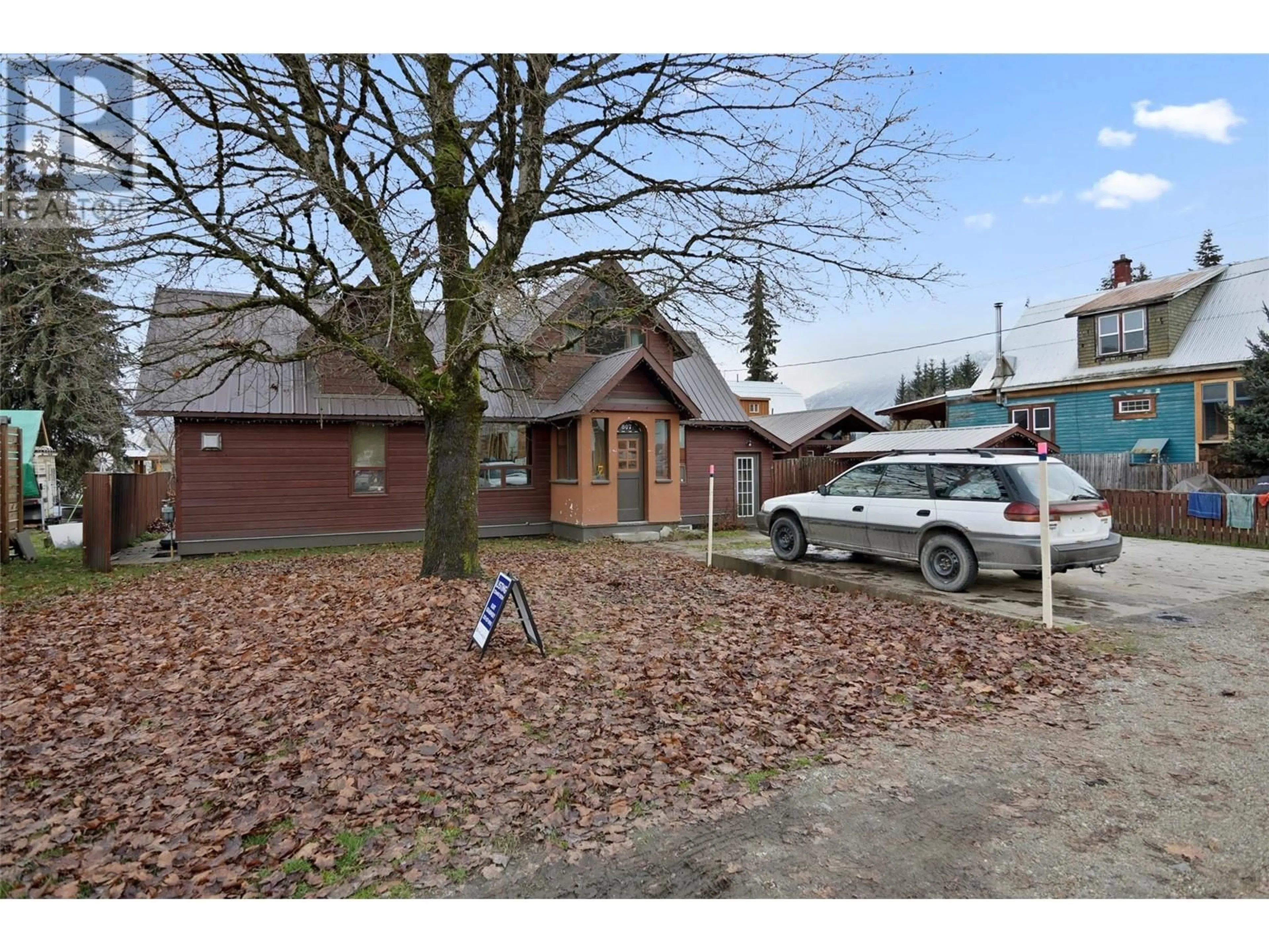 Frontside or backside of a home, the street view for 807 Oscar Street, Revelstoke British Columbia V0E2S0