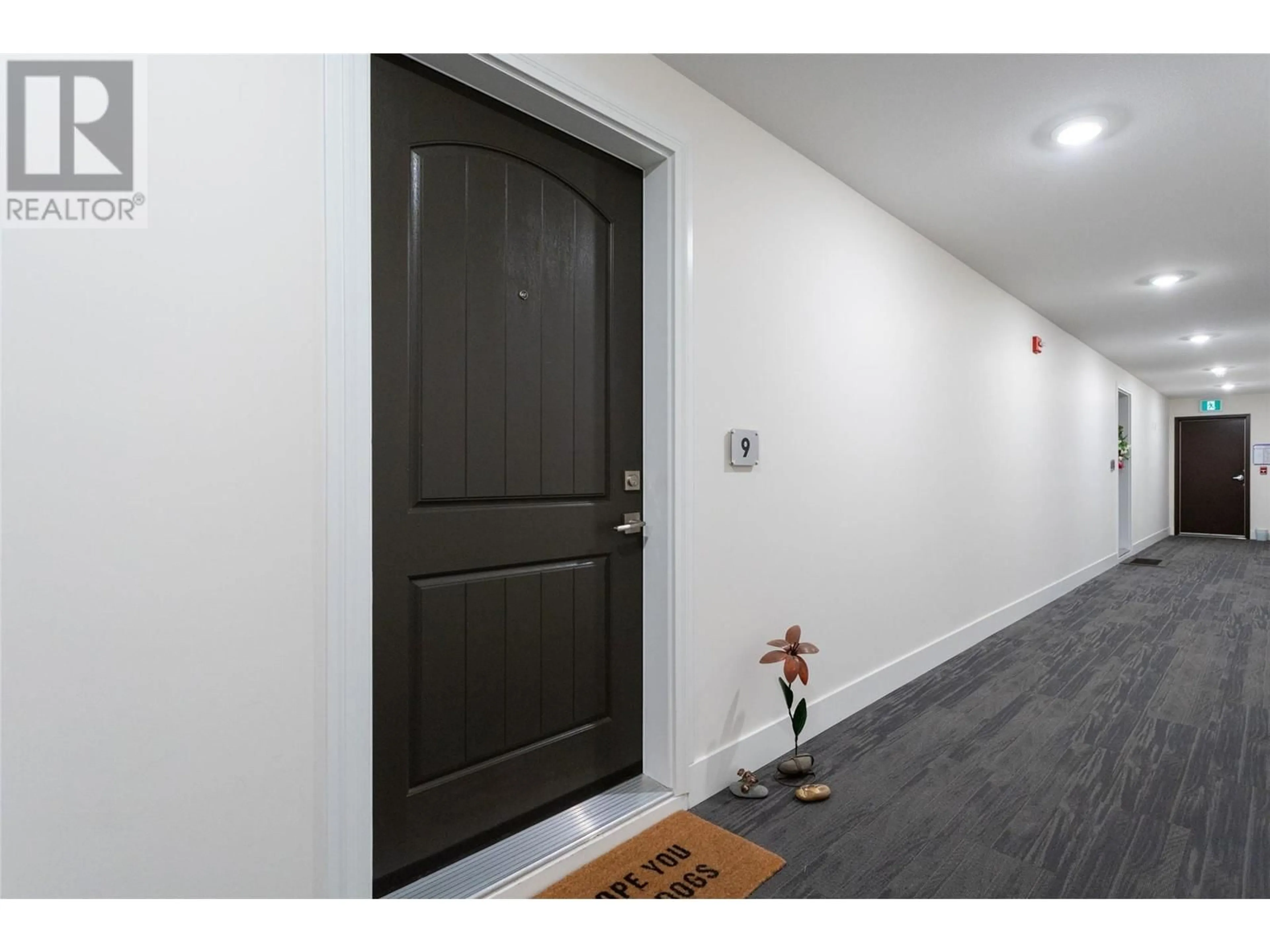 Indoor foyer, wood floors for 2161 Upper Sundance Drive Unit# 9, West Kelowna British Columbia V4T3M9