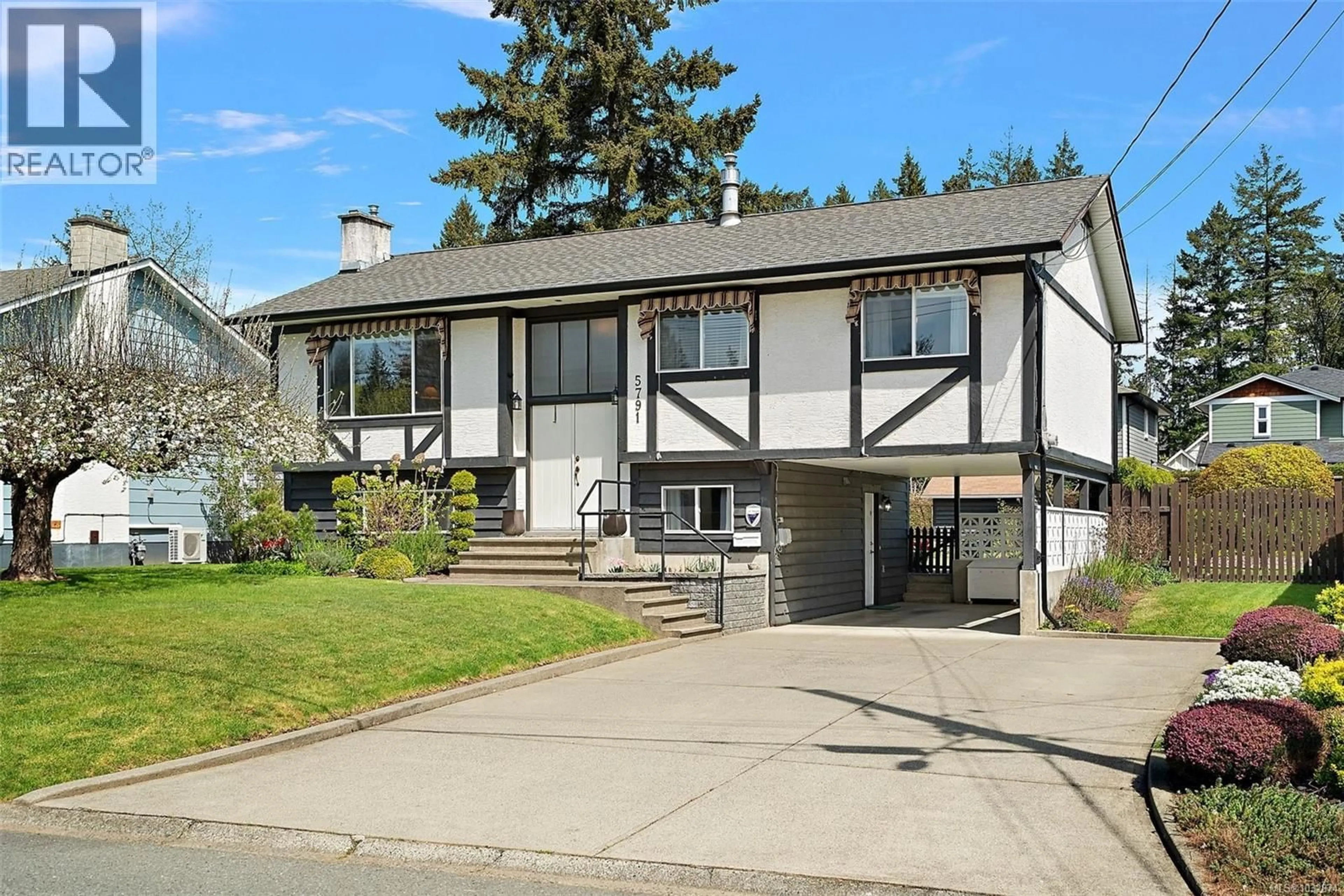 Home with vinyl exterior material, street for 5791 CARMEL DRIVE, Duncan British Columbia V9L4G9