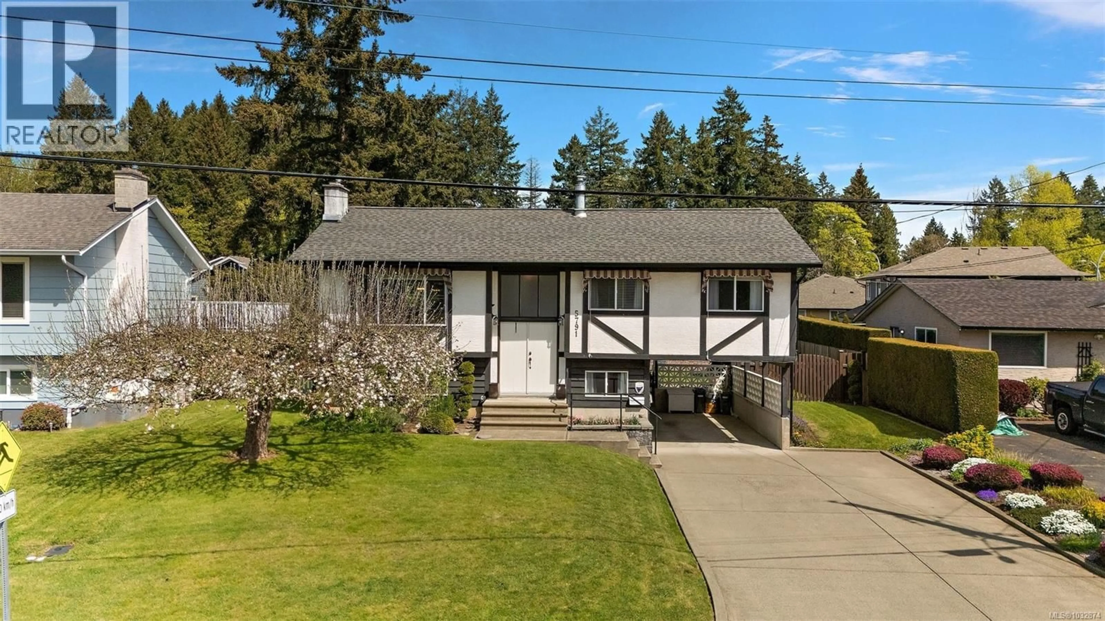 Home with vinyl exterior material, street for 5791 CARMEL DRIVE, Duncan British Columbia V9L4G9