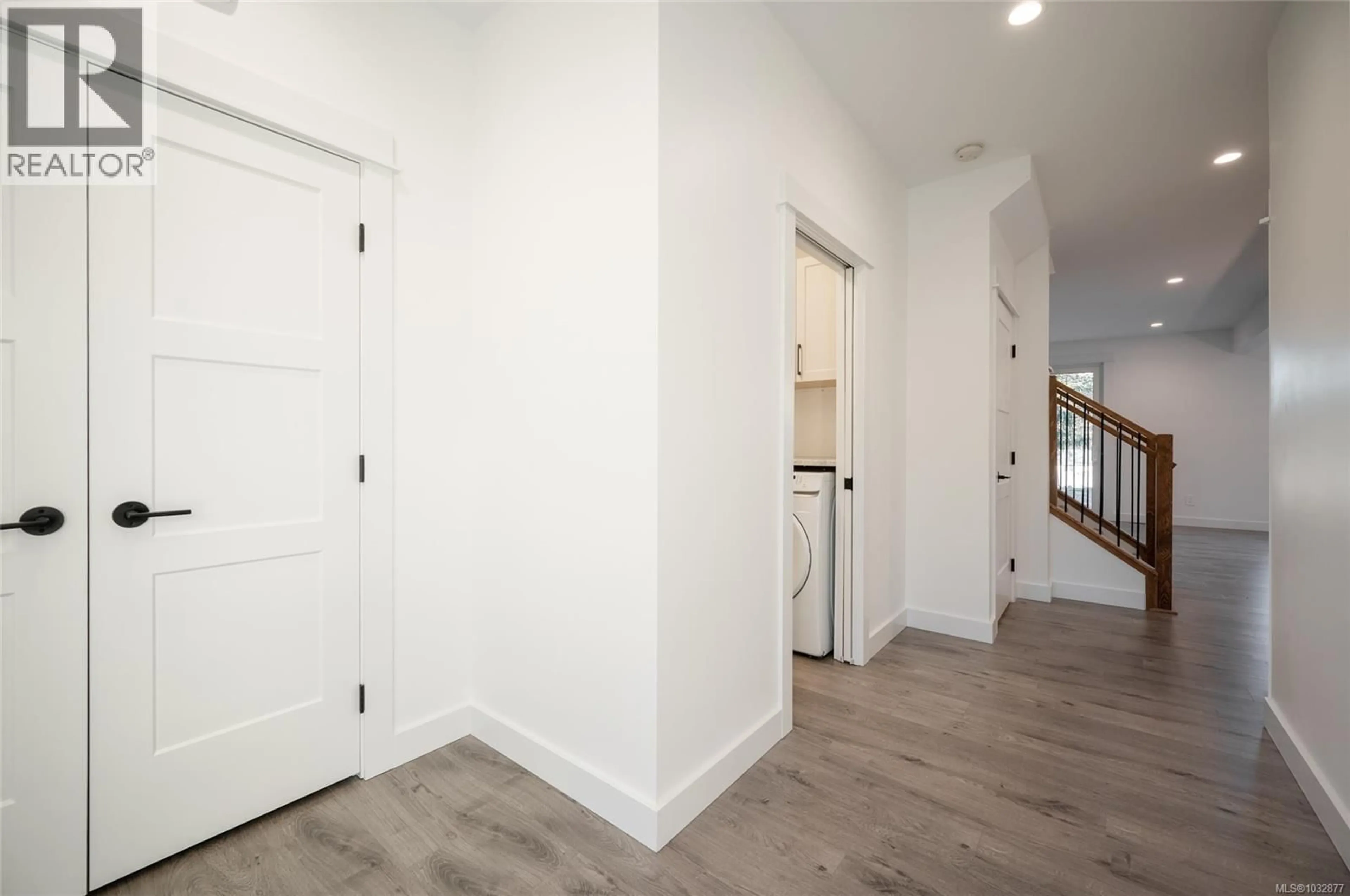 Indoor entryway for A - 1655 NURSERY ROAD, Campbell River British Columbia V9W4V4