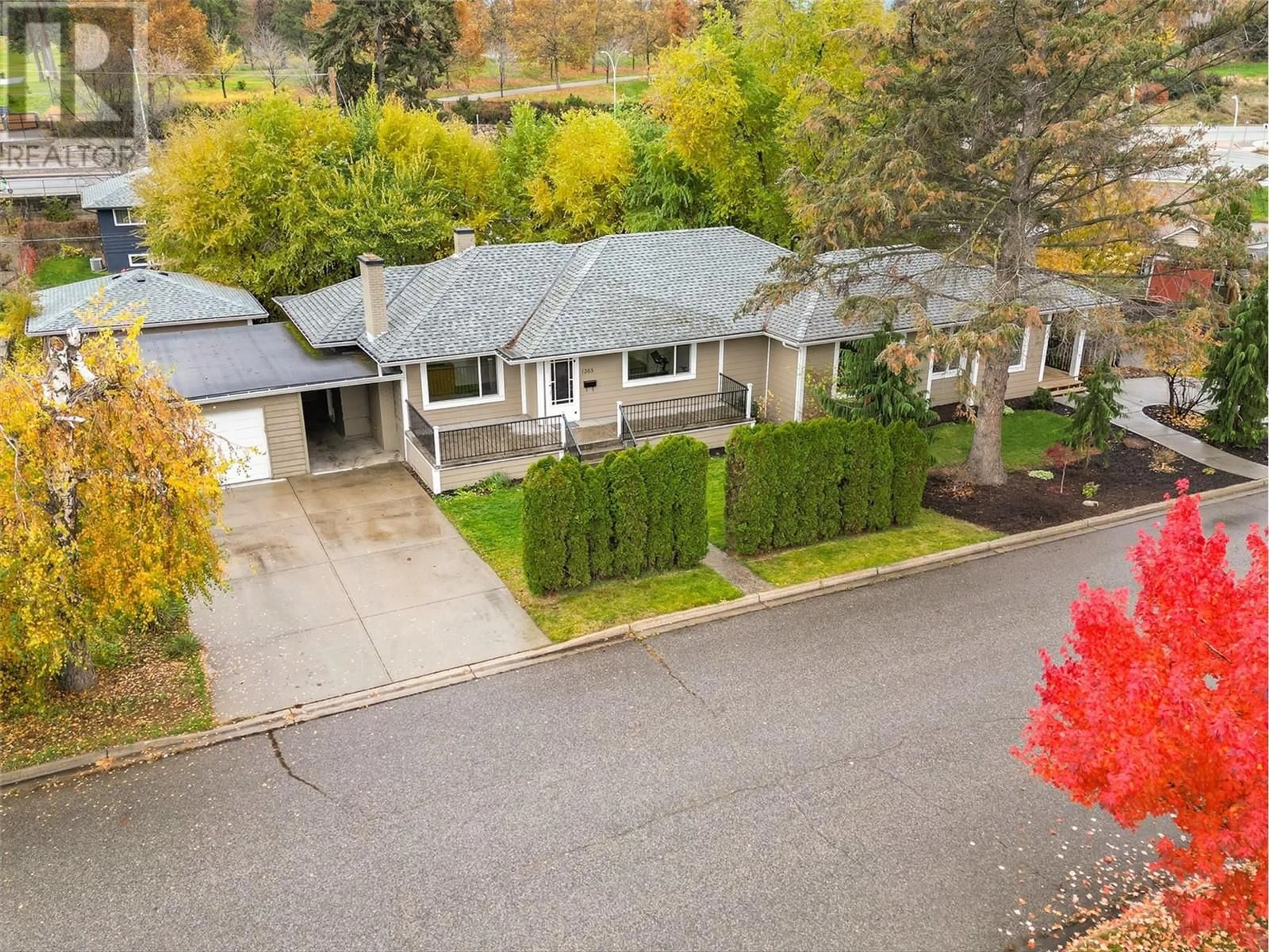 A pic from exterior of the house or condo, the street view for 1365 Mountainview Street Unit# 1&2, Kelowna British Columbia V1Y4N4