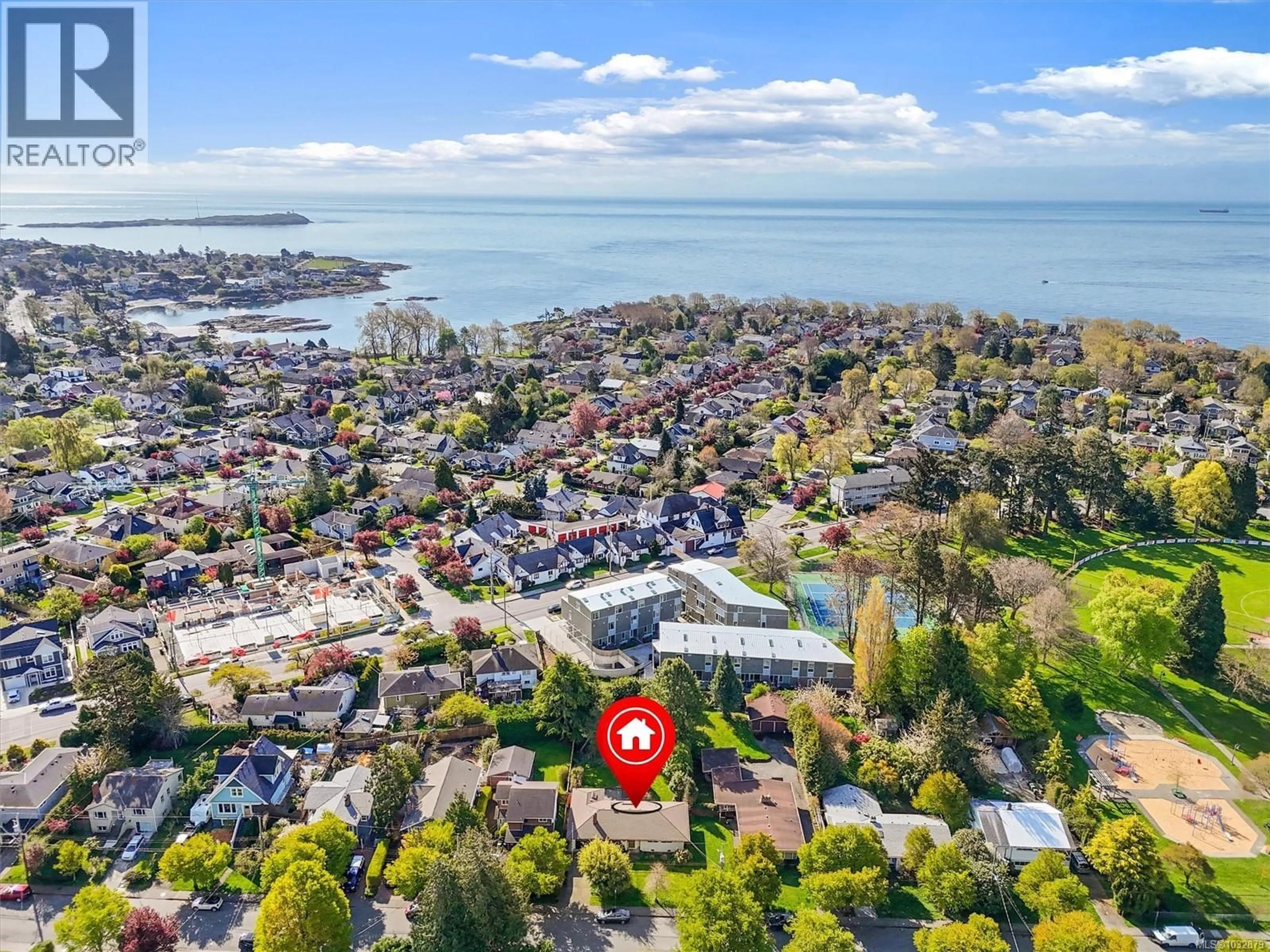 A pic from outside/outdoor area/front of a property/back of a property/a pic from drone, water/lake/river/ocean view for 1675 EARLE STREET, Victoria British Columbia V8S1N4