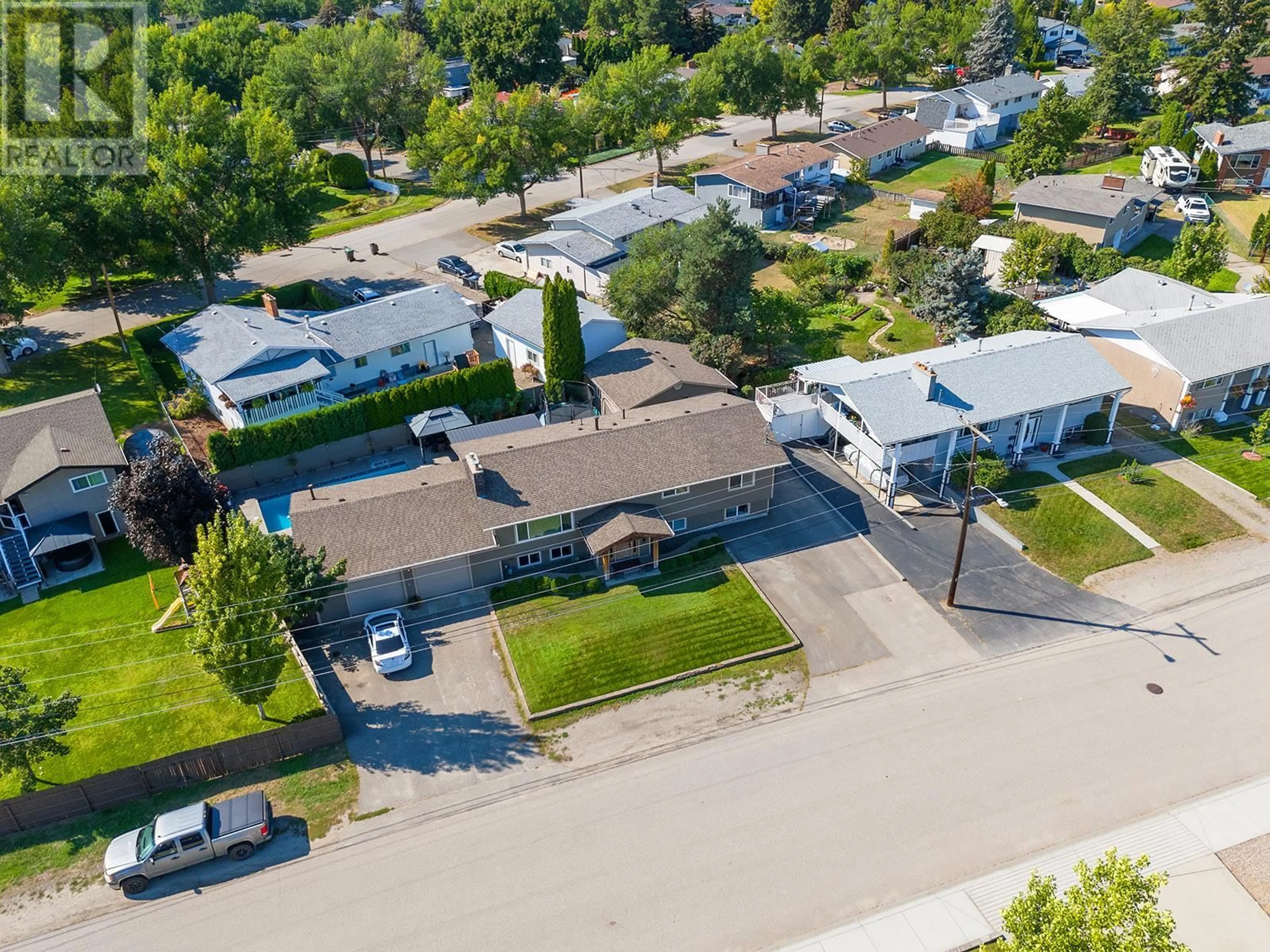 Frontside or backside of a home, the street view for 790 Kitch Road, Kelowna British Columbia V1X3V6