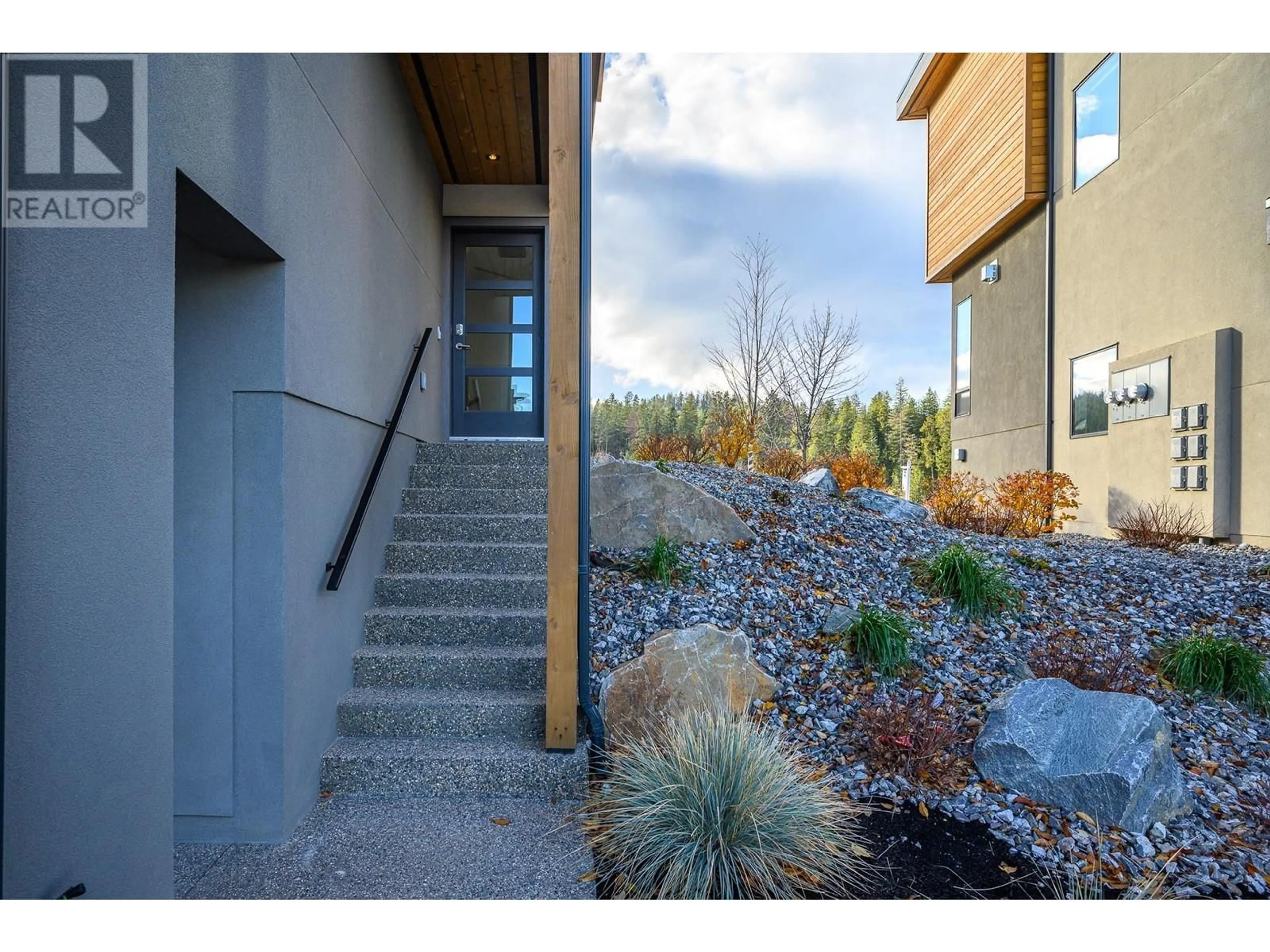 Indoor entryway, cement floor for 105 Predator Ridge Drive Unit# 3, Vernon British Columbia V1H0A5