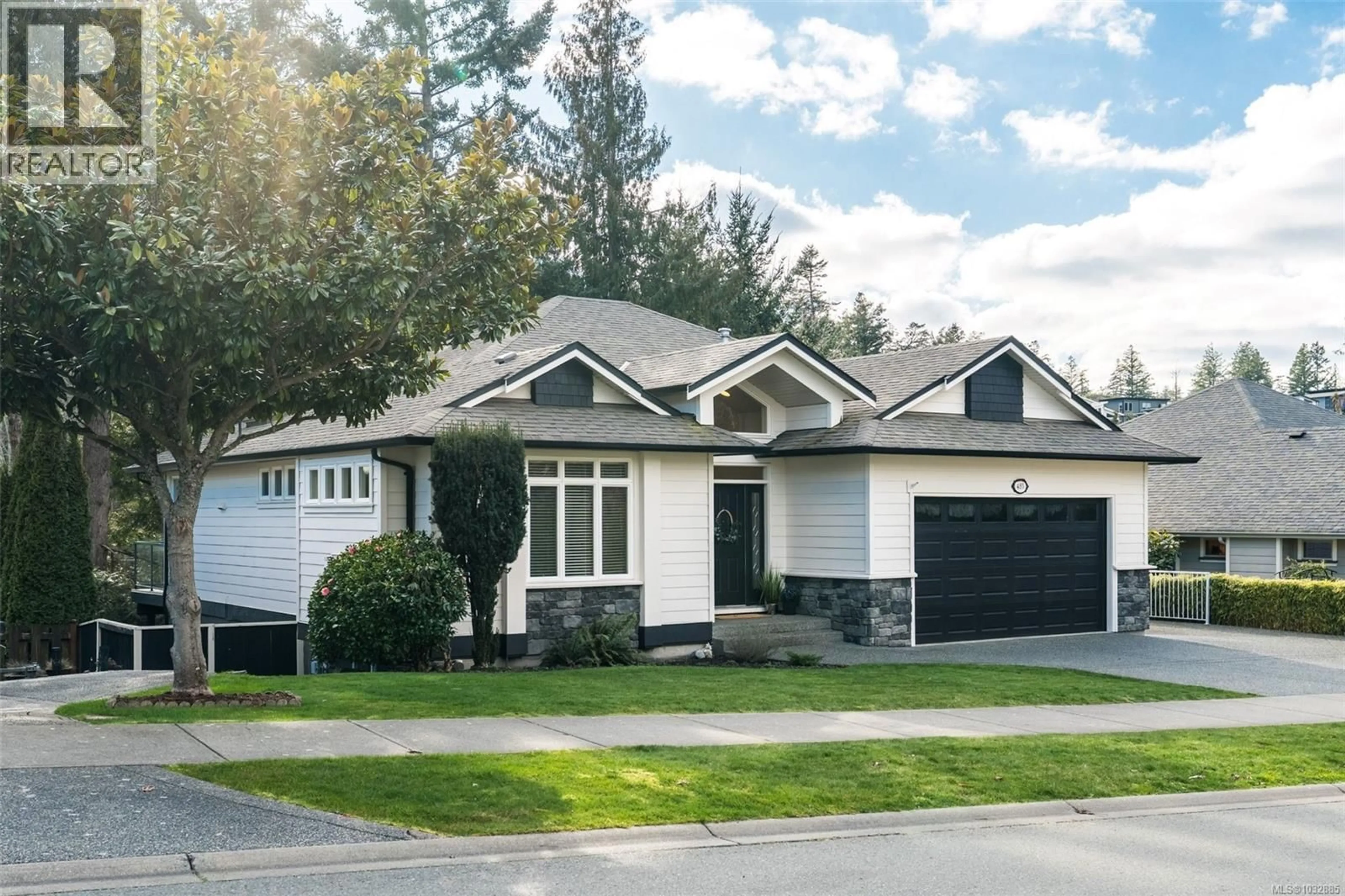 Home with vinyl exterior material, street for 485 OUTRIGGER LOOP, Colwood British Columbia V9C4L1