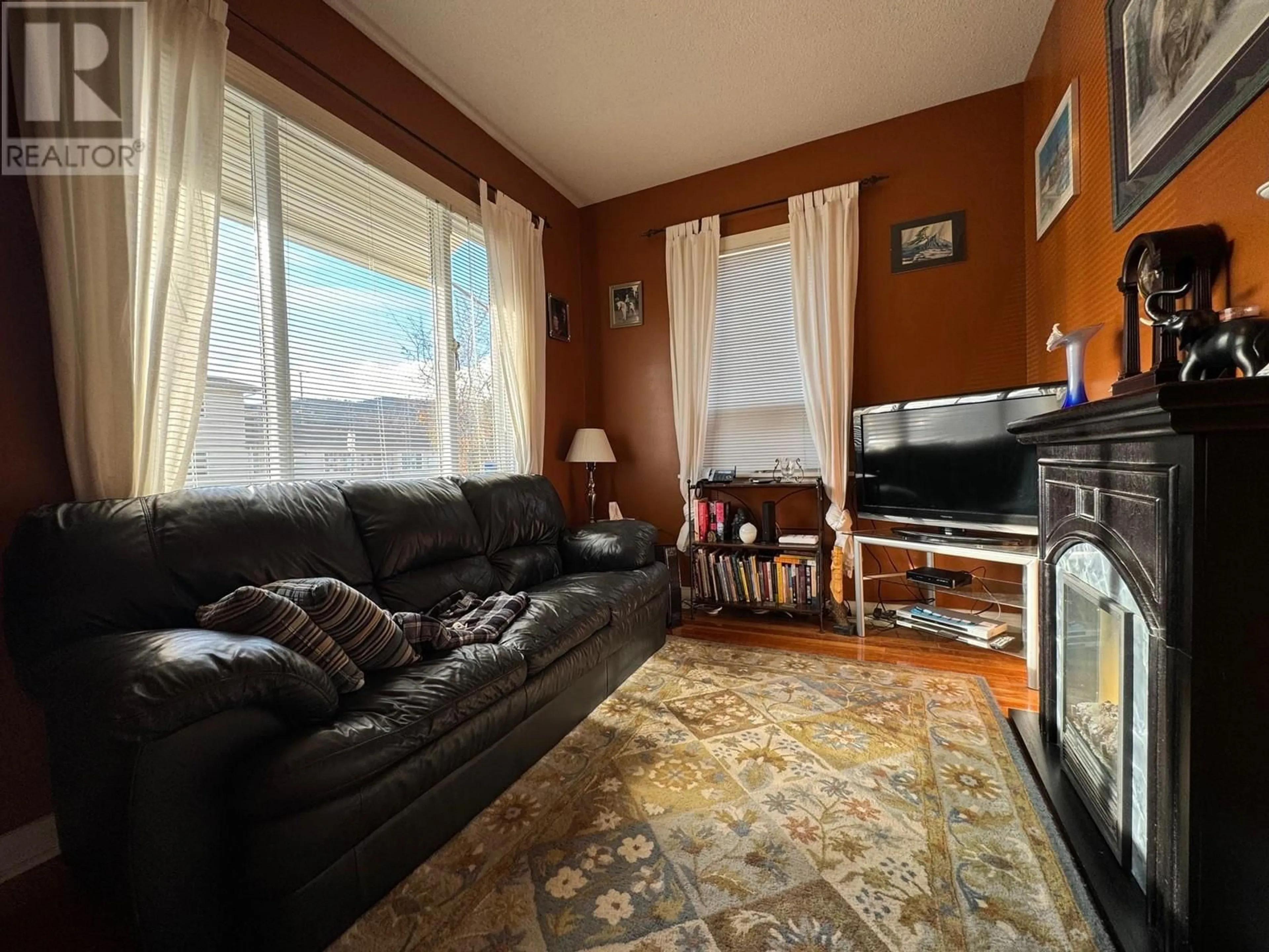 Living room, wood floors for 2125 Granite Avenue, Merritt British Columbia V1K1B8