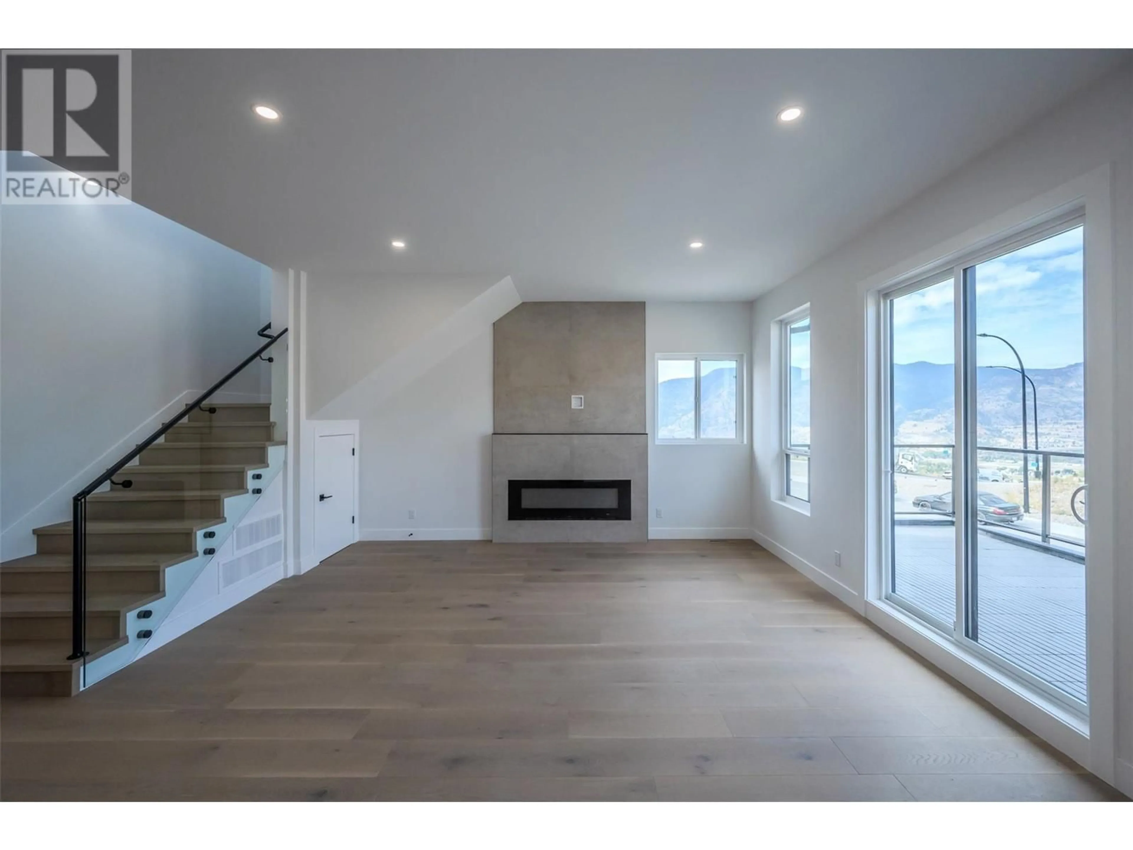 Living room, wood floors for 3304 EVERGREEN Drive, Penticton British Columbia V2A9A9