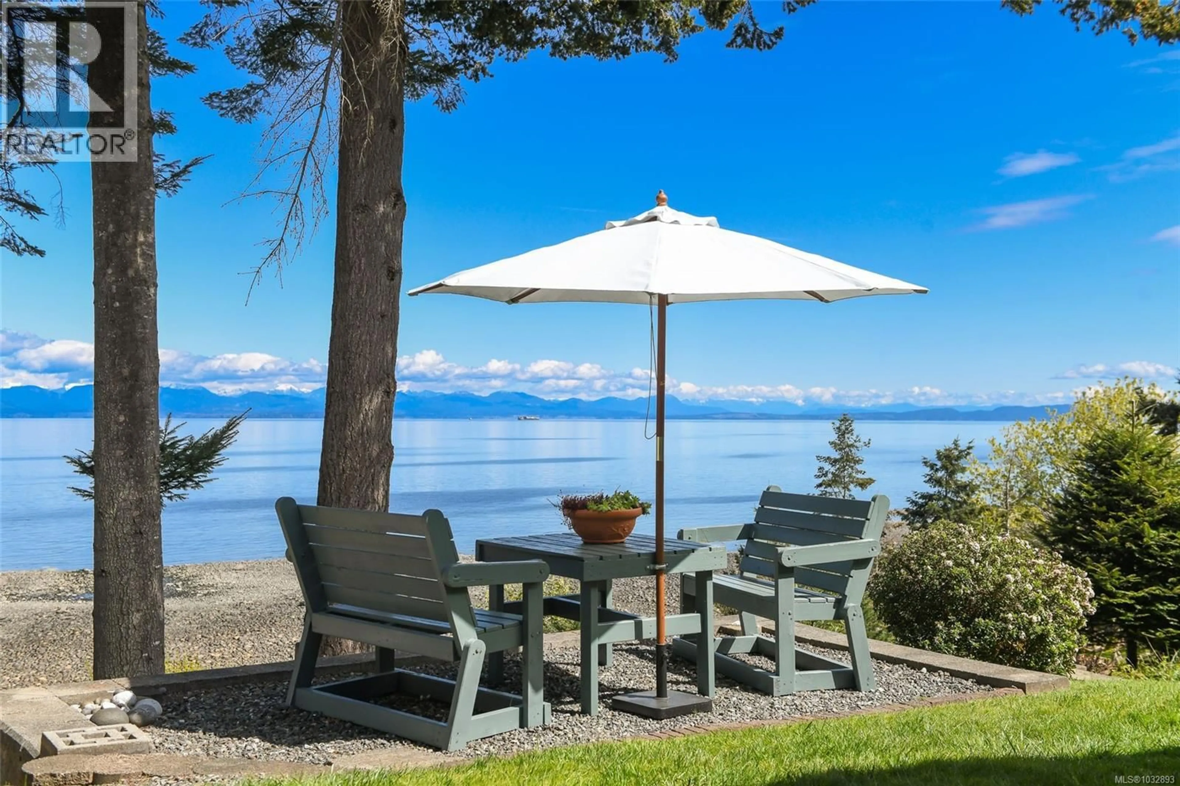 Patio, water/lake/river/ocean view for 5972 ALDERGROVE DRIVE, Courtenay British Columbia V9J1W2