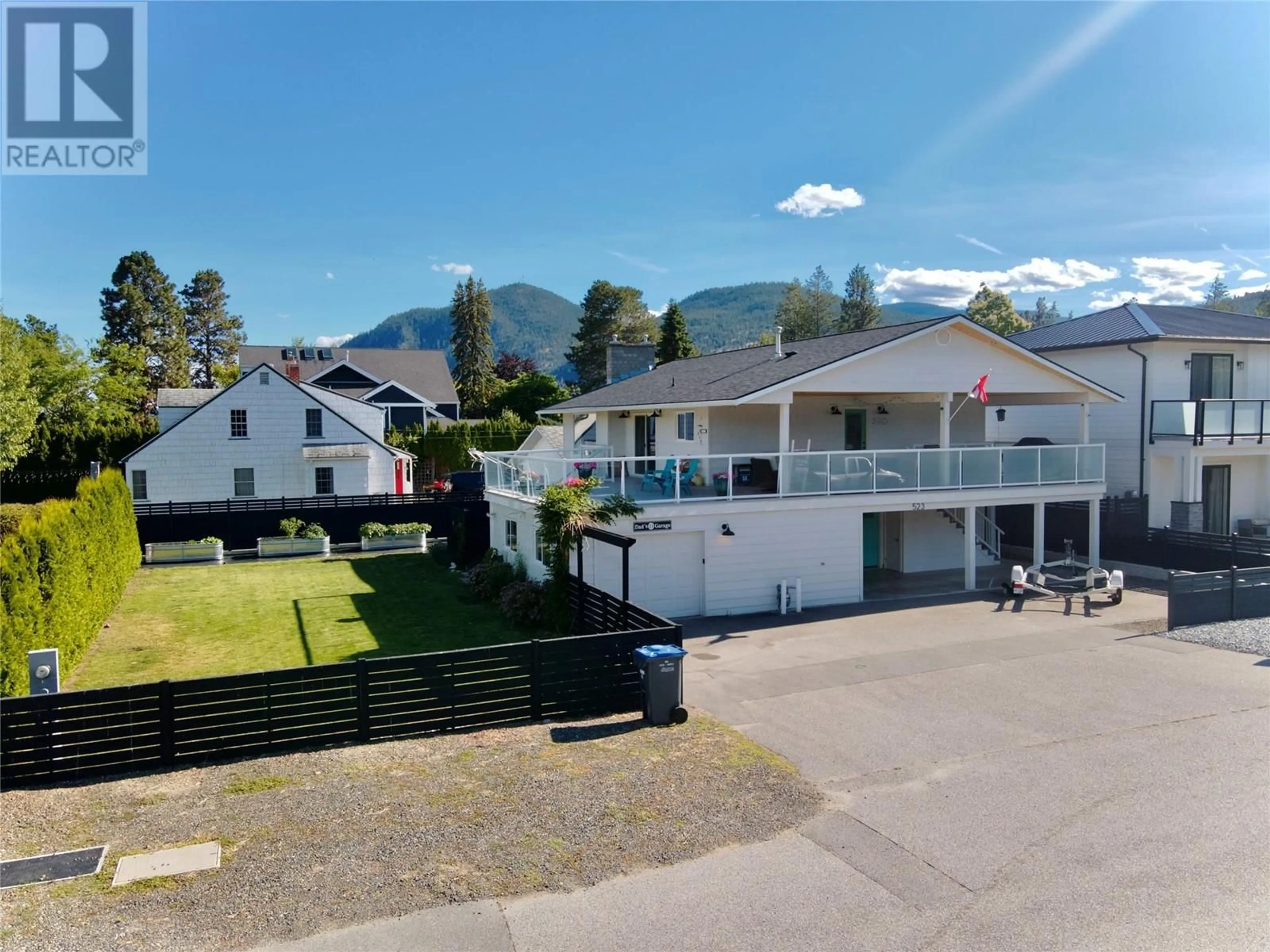 Frontside or backside of a home, the street view for 523 Stonor Street, Summerland British Columbia V0H1Z9