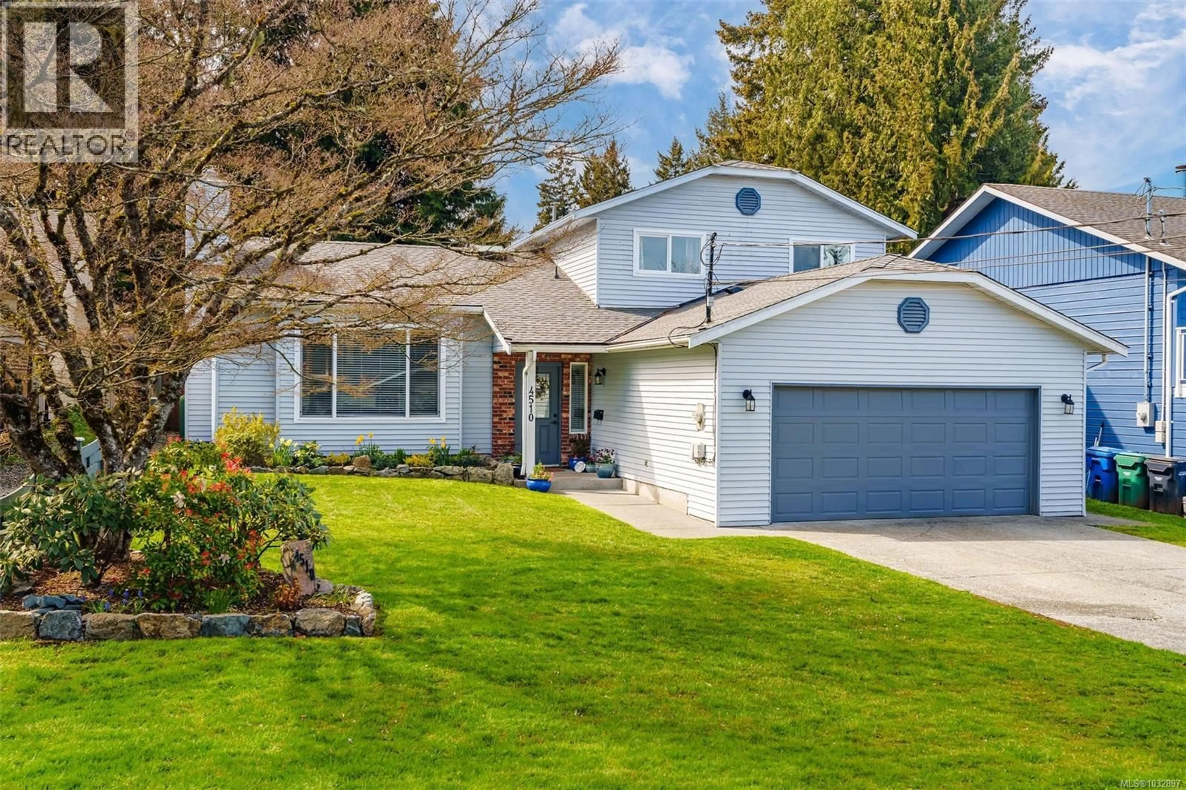 Home with vinyl exterior material, street for 4510 WOODWINDS CRESCENT, Nanaimo British Columbia V9T5K2