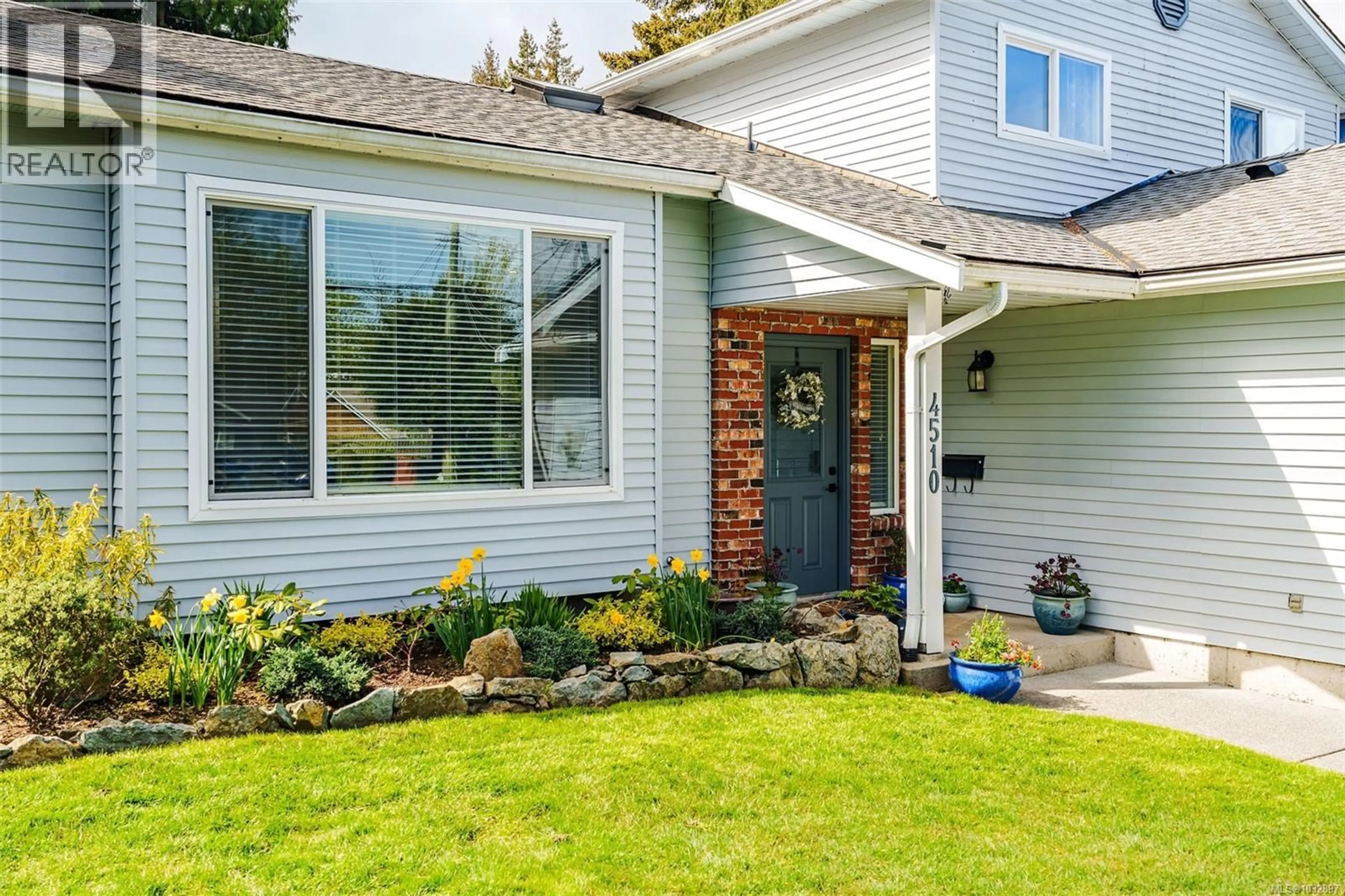 Home with vinyl exterior material, street for 4510 WOODWINDS CRESCENT, Nanaimo British Columbia V9T5K2