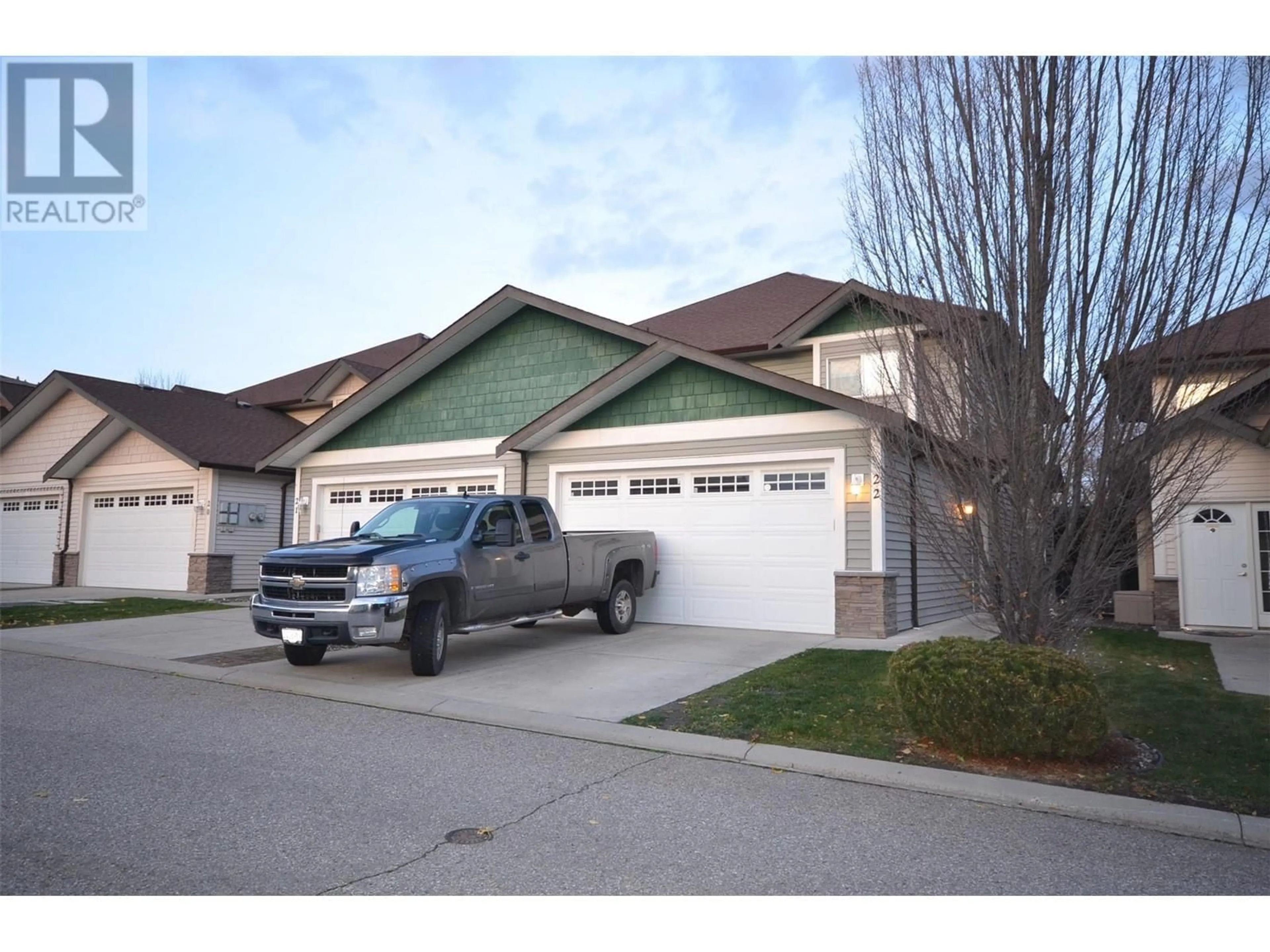 Frontside or backside of a home, the street view for 100 Palmer Road Unit# 22, Vernon British Columbia V1H2H8