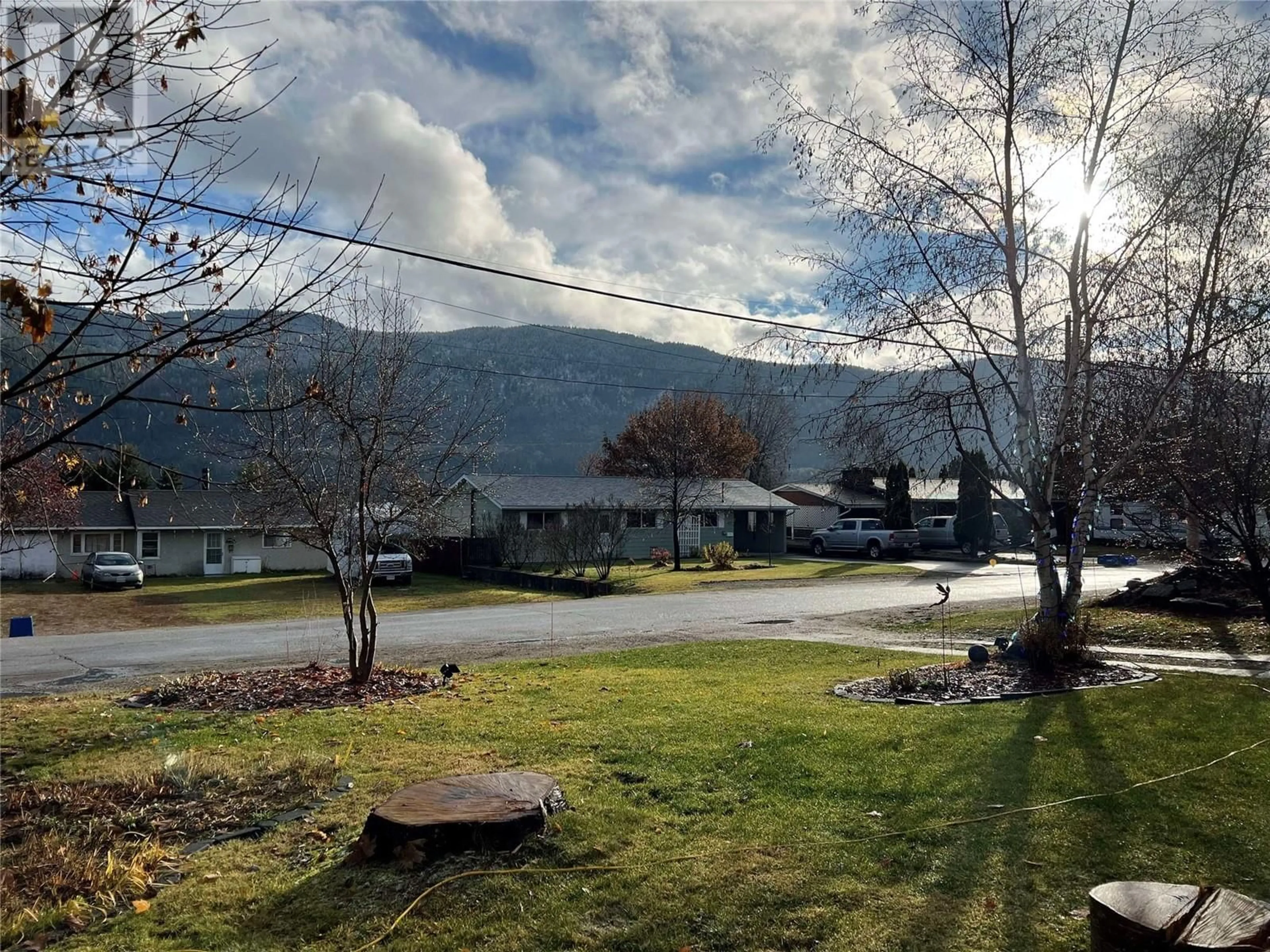 A pic from exterior of the house or condo, the view of mountain for 3416 8TH Avenue, Castlegar British Columbia V1N2Y4