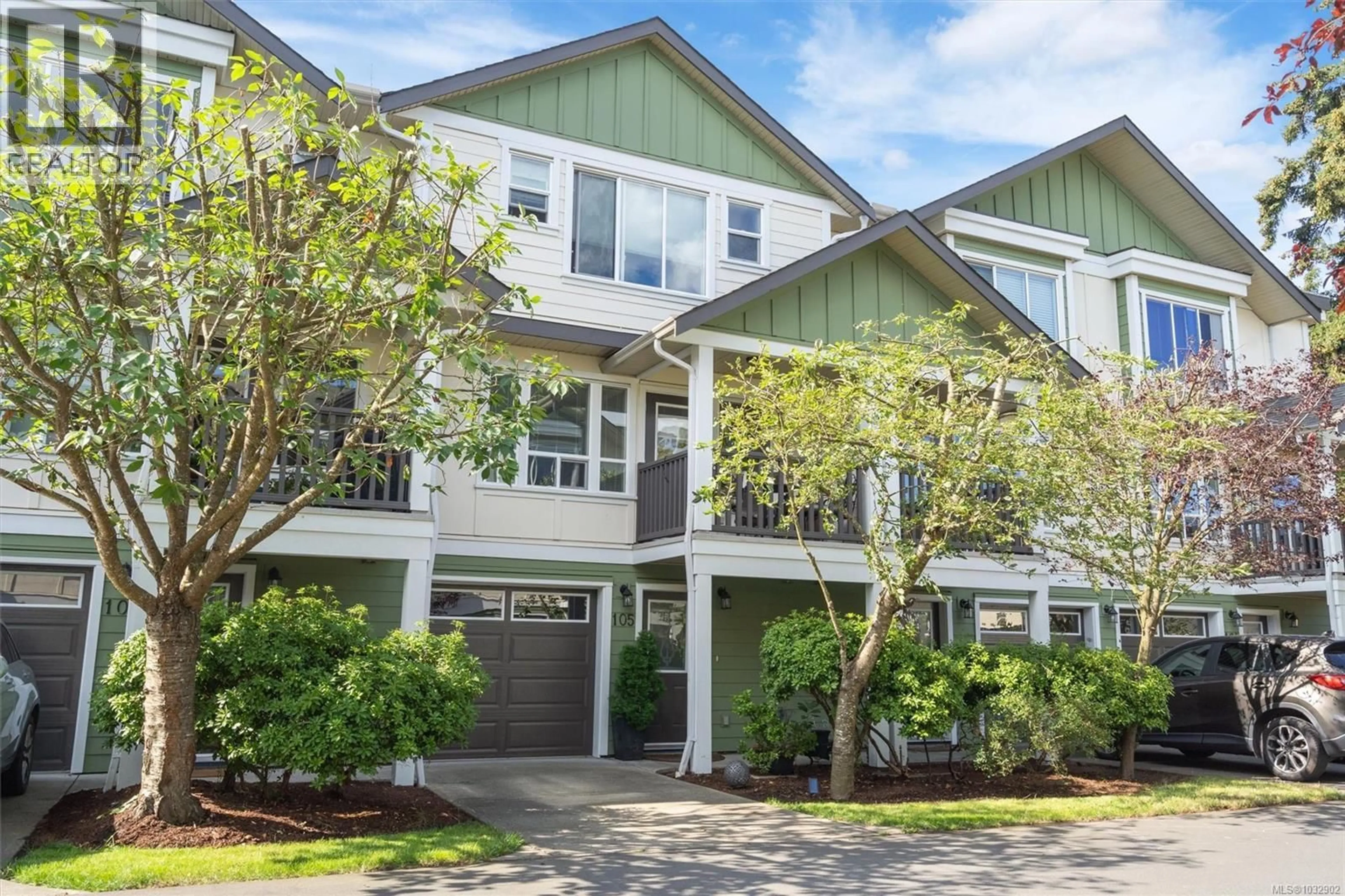 Home with vinyl exterior material, street for 105 - 827 ARNCOTE AVENUE, Langford British Columbia V9B0C6