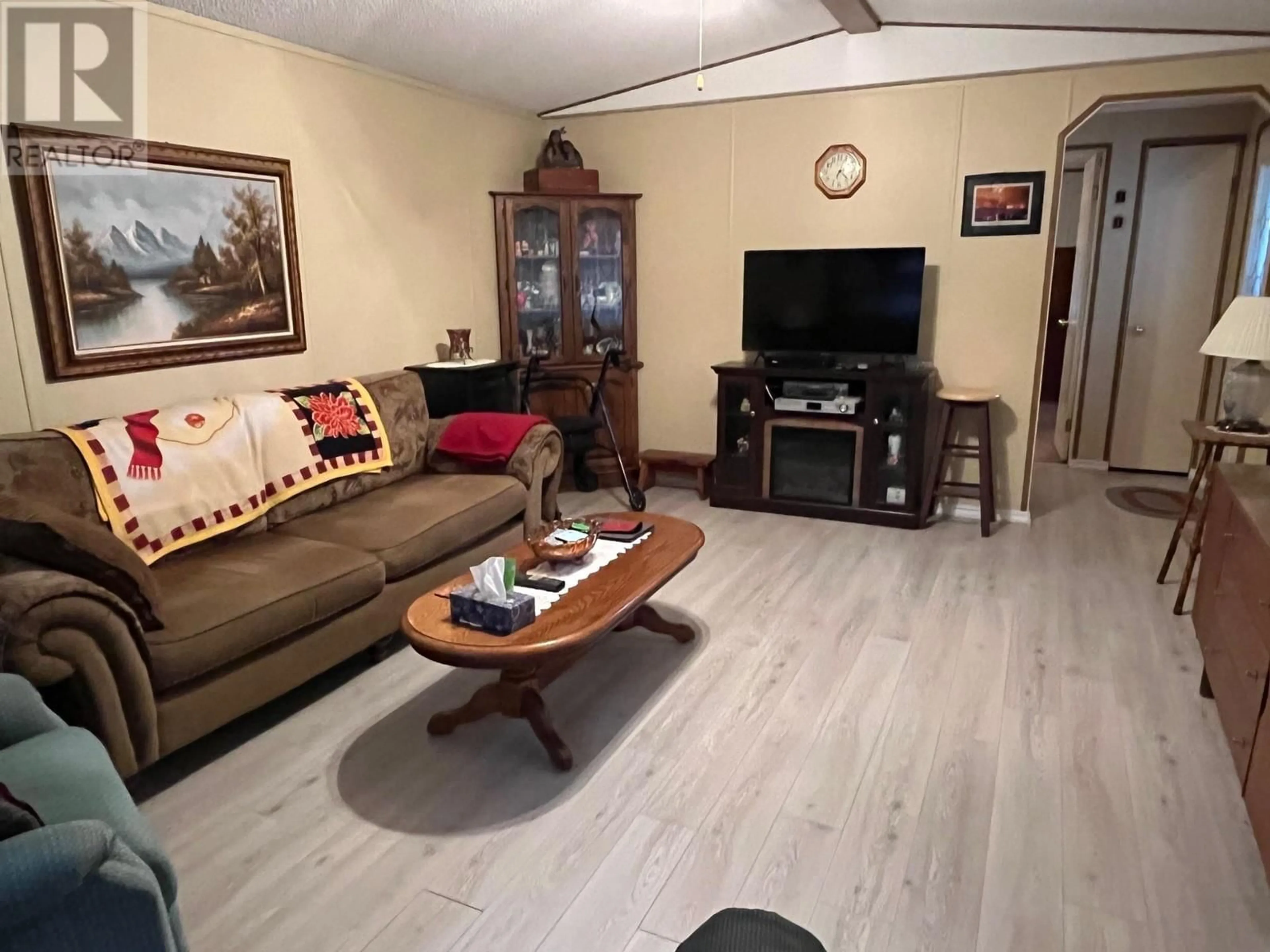 Living room, wood floors for 4505 McLean Creek Road Unit# C16, Okanagan Falls British Columbia V0H1R1