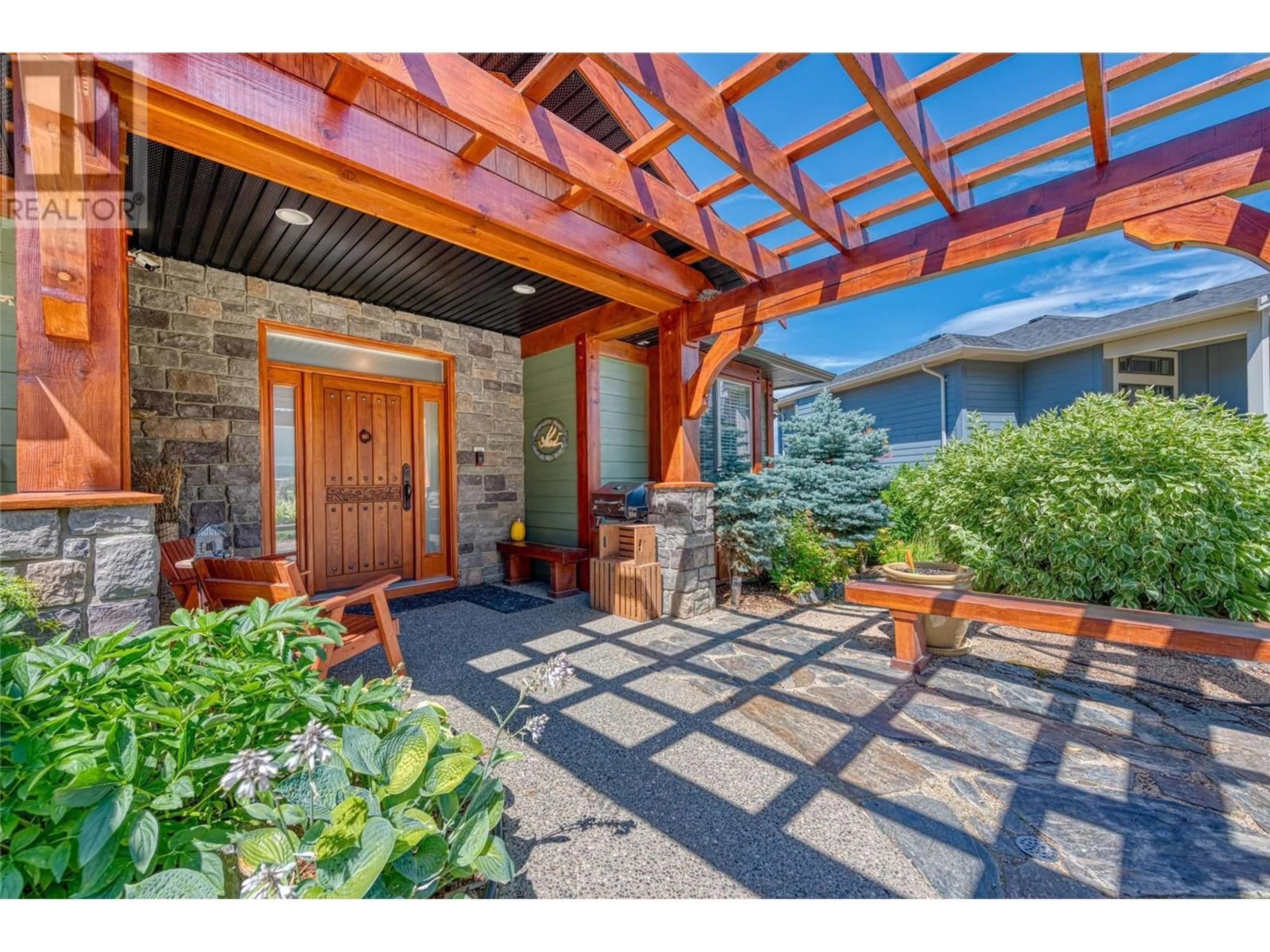 Indoor entryway for 1010 Mt Revelstoke Place, Vernon British Columbia V1B4C3