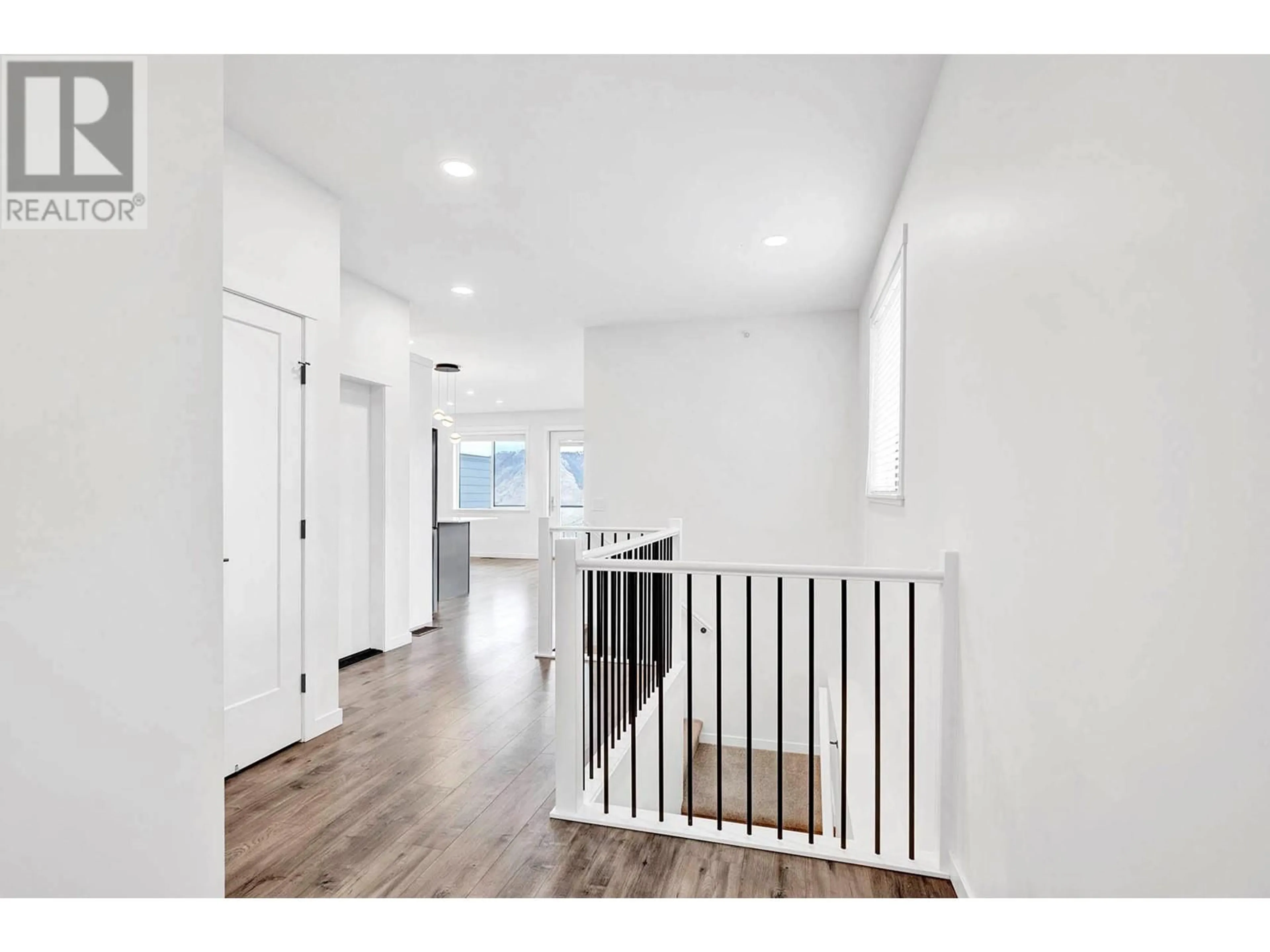 Indoor entryway, wood floors for 1799 Babine Avenue Unit# #101, Kamloops British Columbia V2E0E3