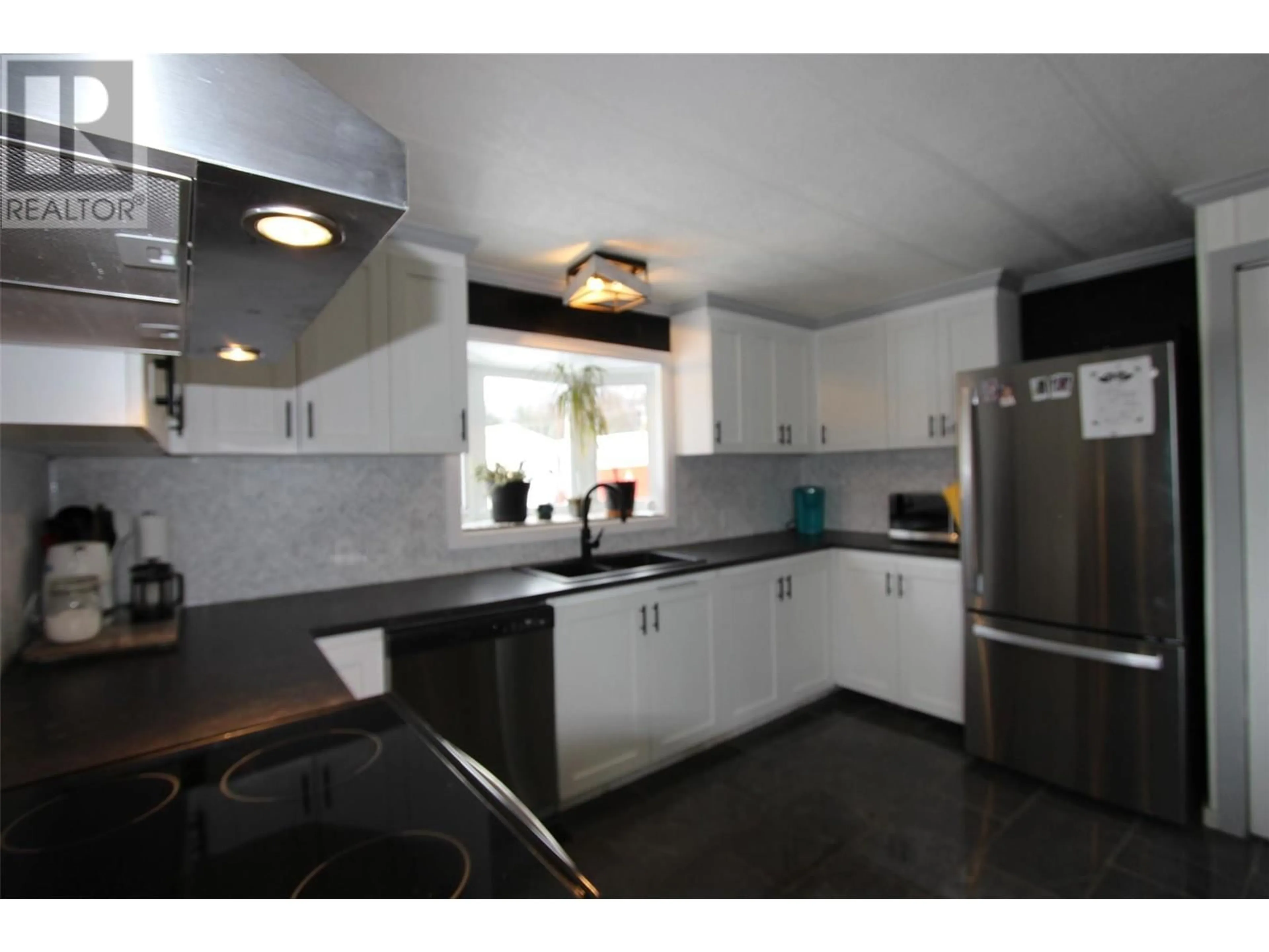 Kitchen, cottage for 100 Aspen Drive Unit# 32 Lot# 32, Sparwood British Columbia V0B2G0