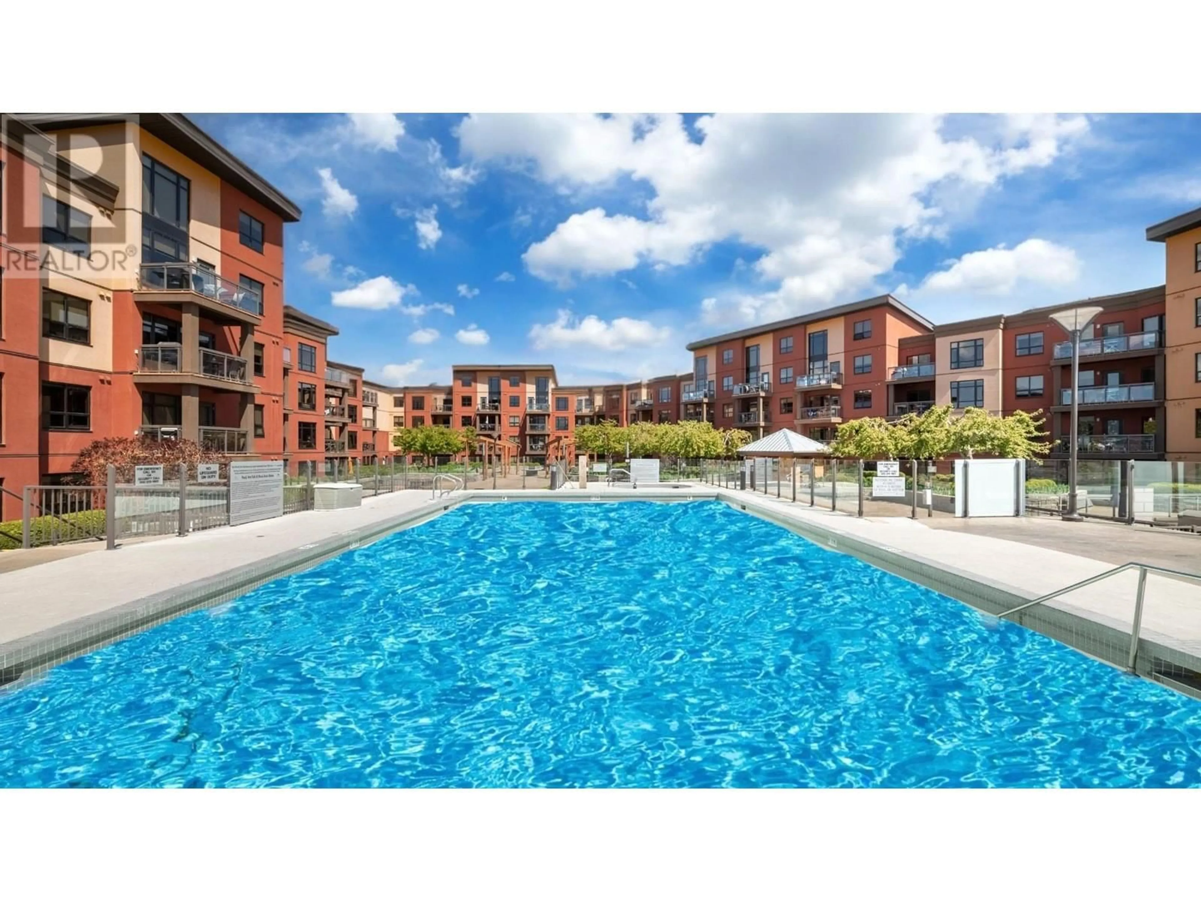 Indoor or outdoor pool for 654 Cook Road Unit# 605, Kelowna British Columbia V1W3G7