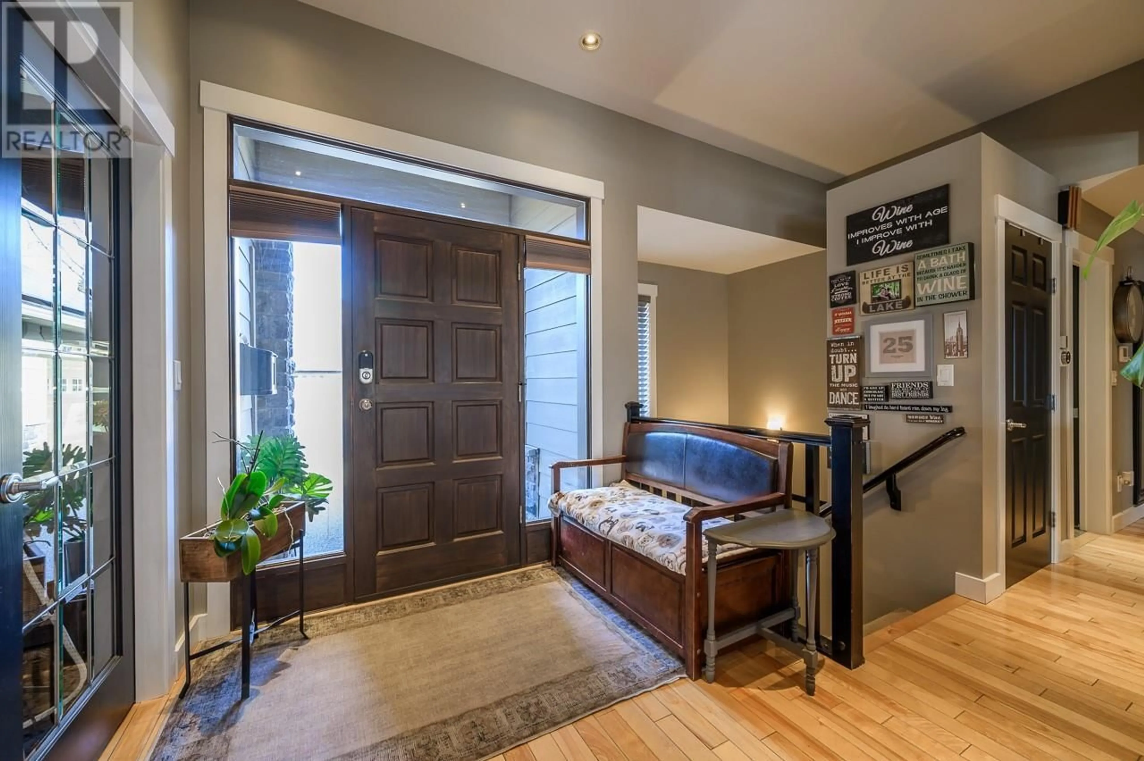 Indoor entryway, wood floors for 565 McCurrach Place, Kamloops British Columbia V2B8R1