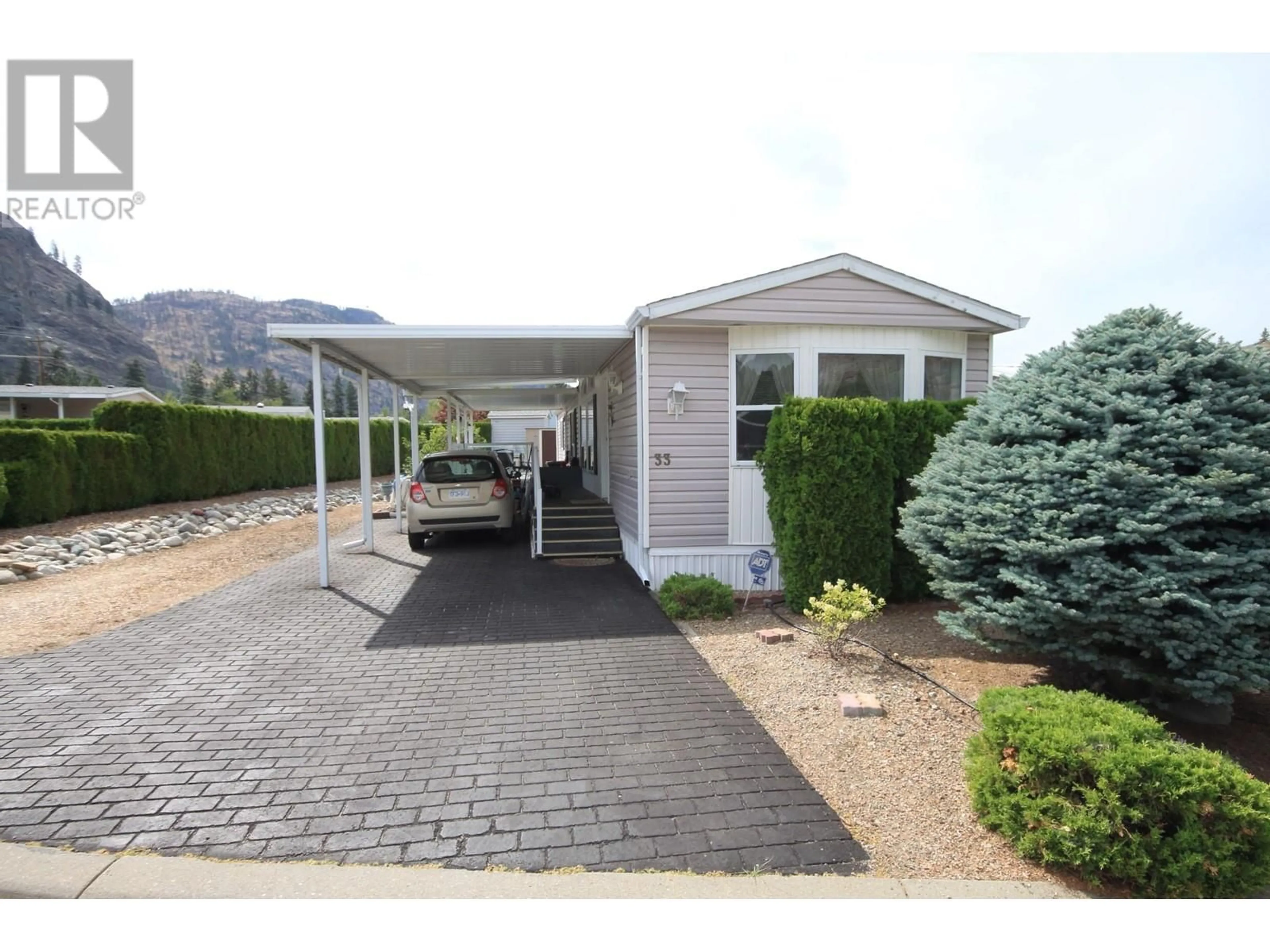 Indoor garage for 33 - 8598 HWY 97 OTHER, Oliver British Columbia V0H1T2