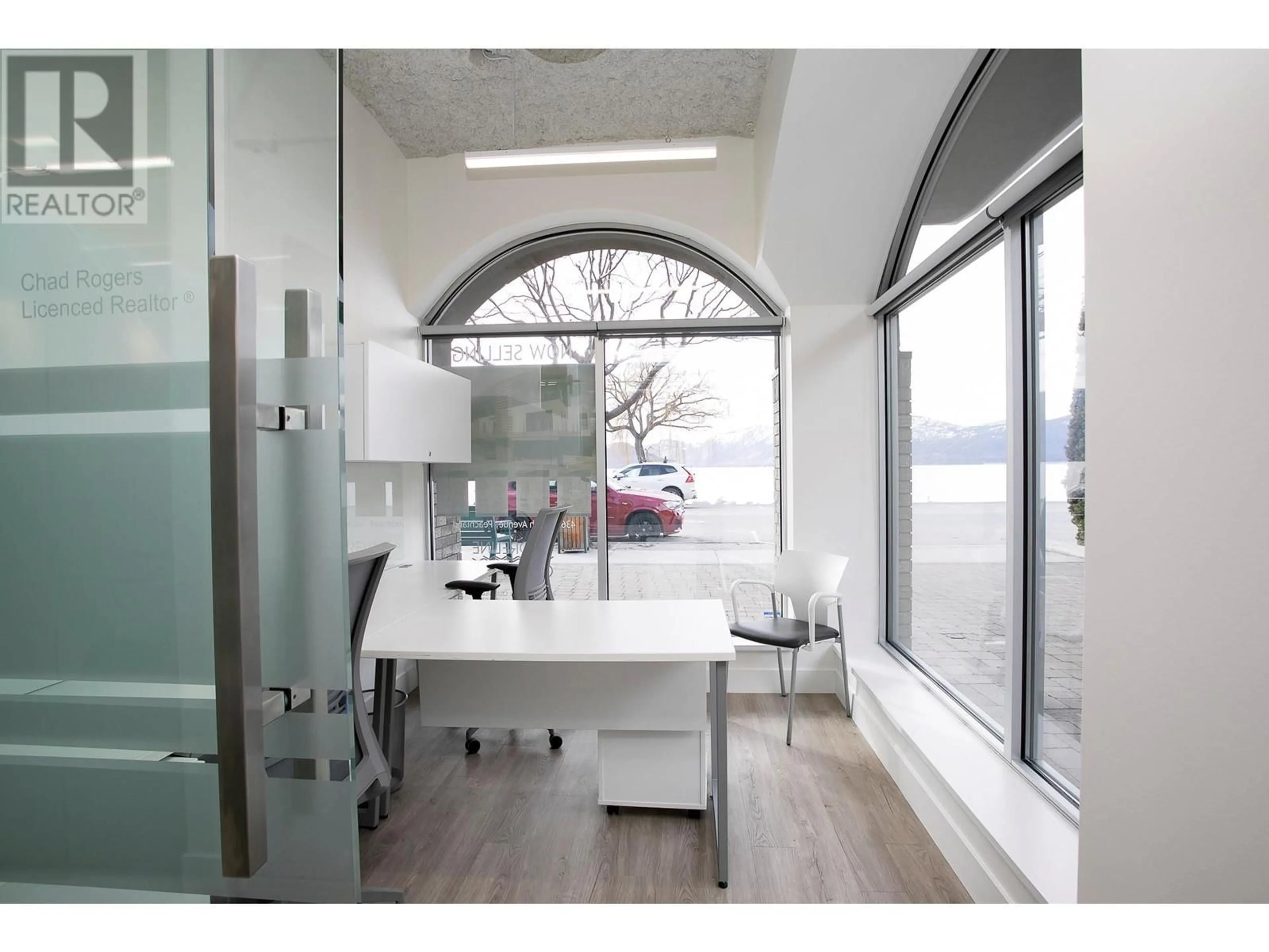 Contemporary bathroom, ceramic/tile floor for 105A - 4200 BEACH AVENUE, Peachland British Columbia V0H1X6