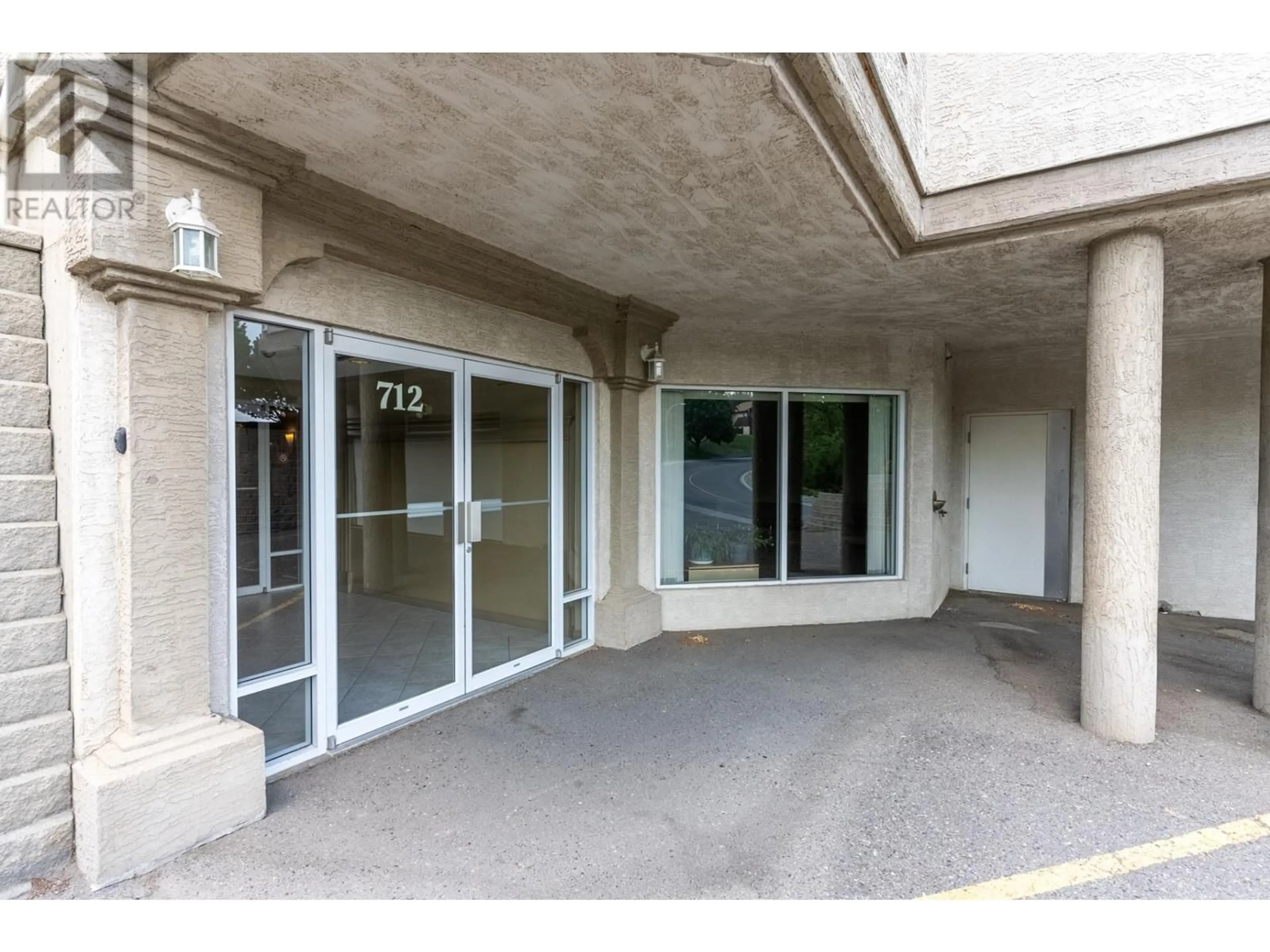 Indoor foyer, unknown floor for 712 SAHALI Terrace Unit# 202, Kamloops British Columbia V2C6T2