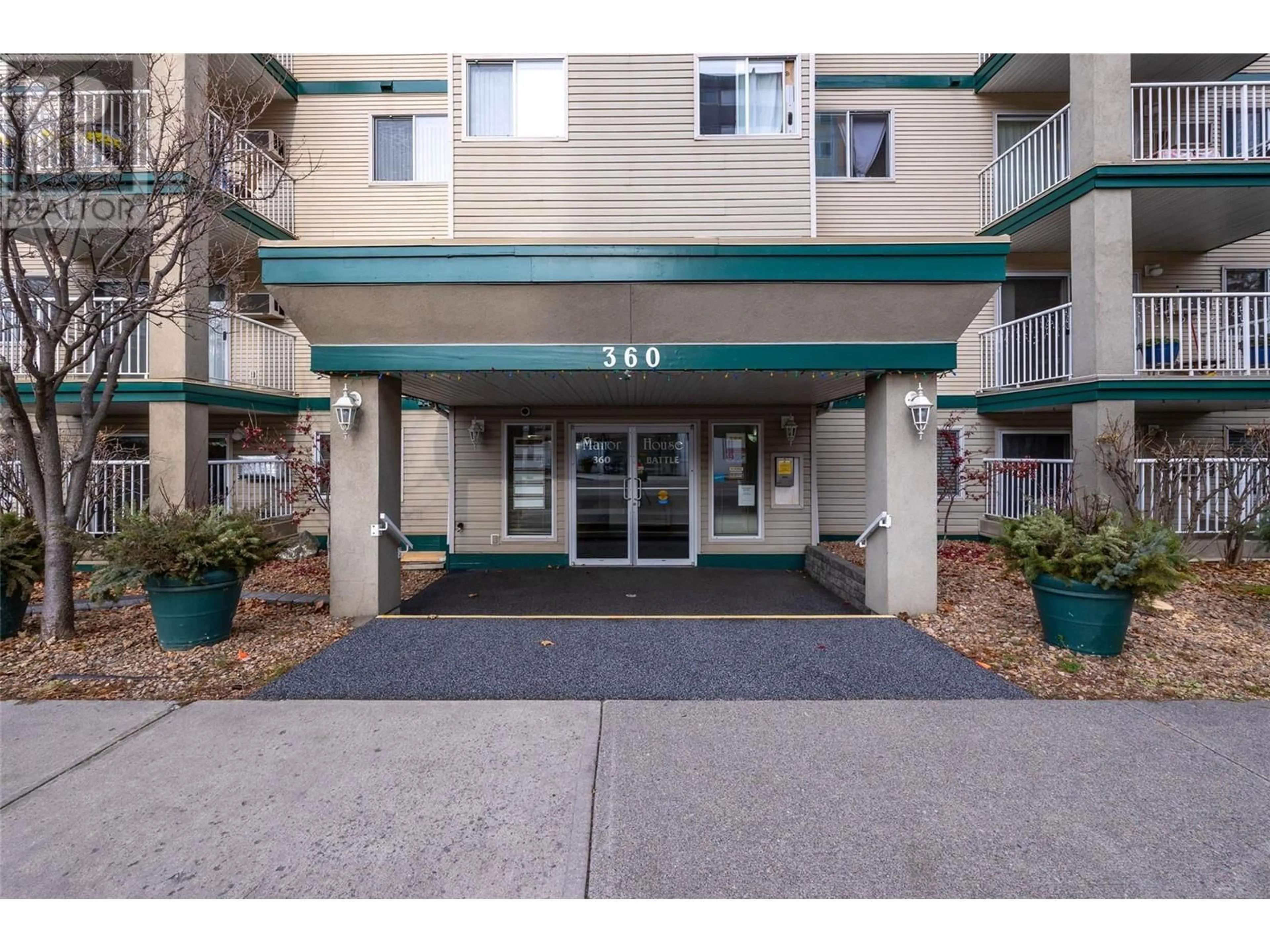 Indoor foyer for 360 BATTLE Street Unit# 108, Kamloops British Columbia V2C2L6