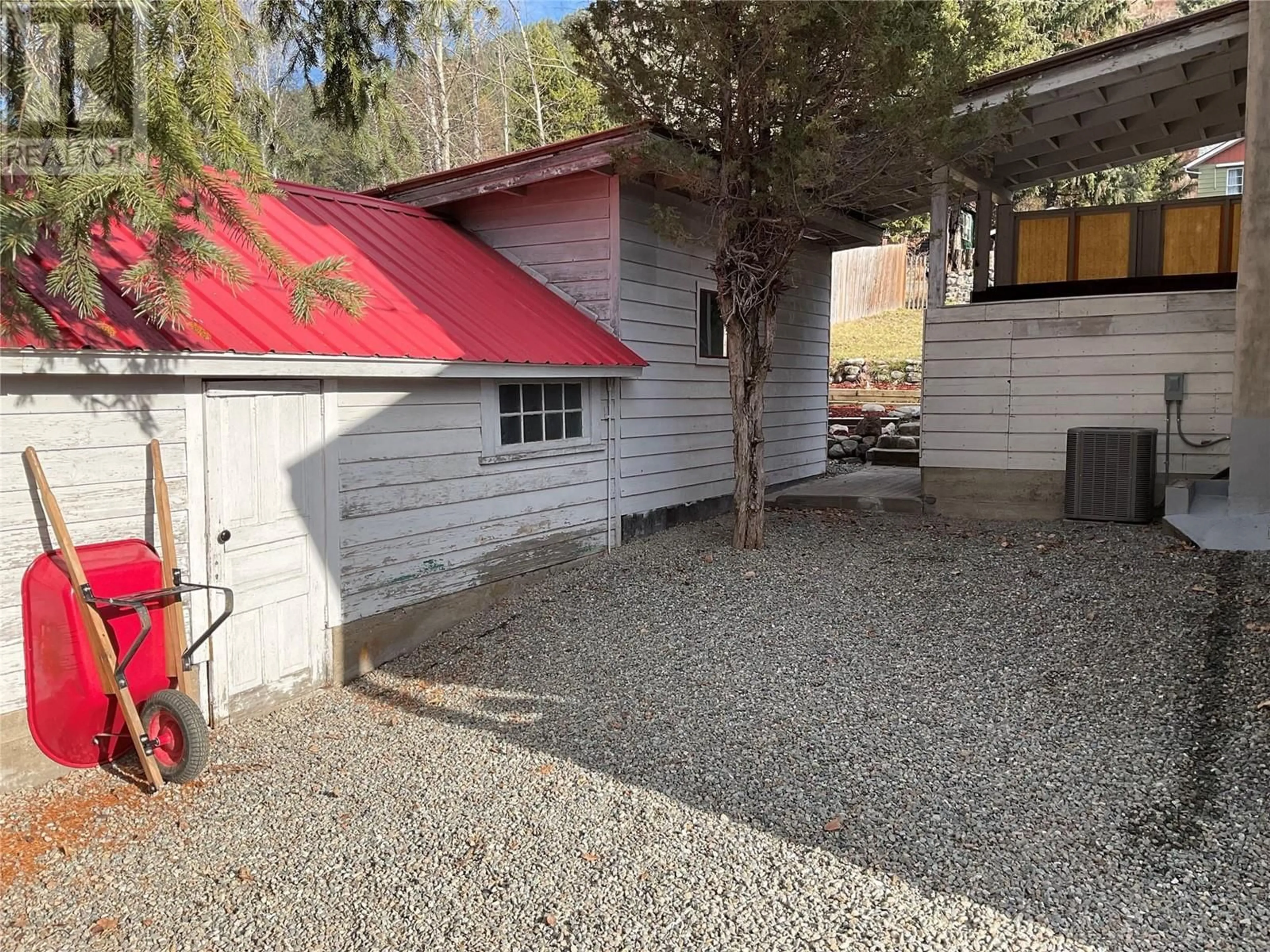 Indoor garage, cement floor for 226 KIMBERLEY  N Avenue, Greenwood British Columbia V0H1J0