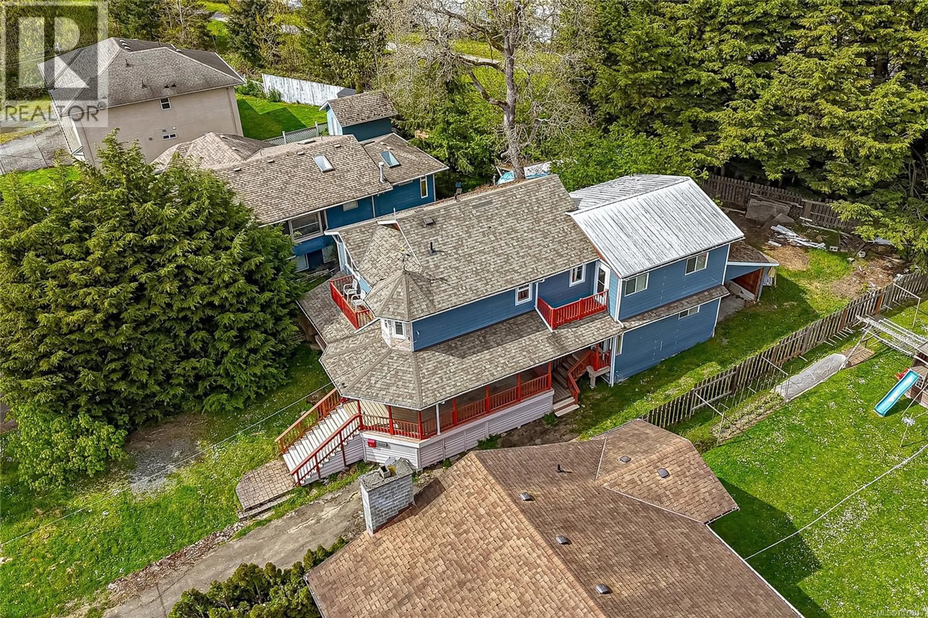 A pic from outside/outdoor area/front of a property/back of a property/a pic from drone, street for 24 VICKERY ROAD, View Royal British Columbia V9B1M4