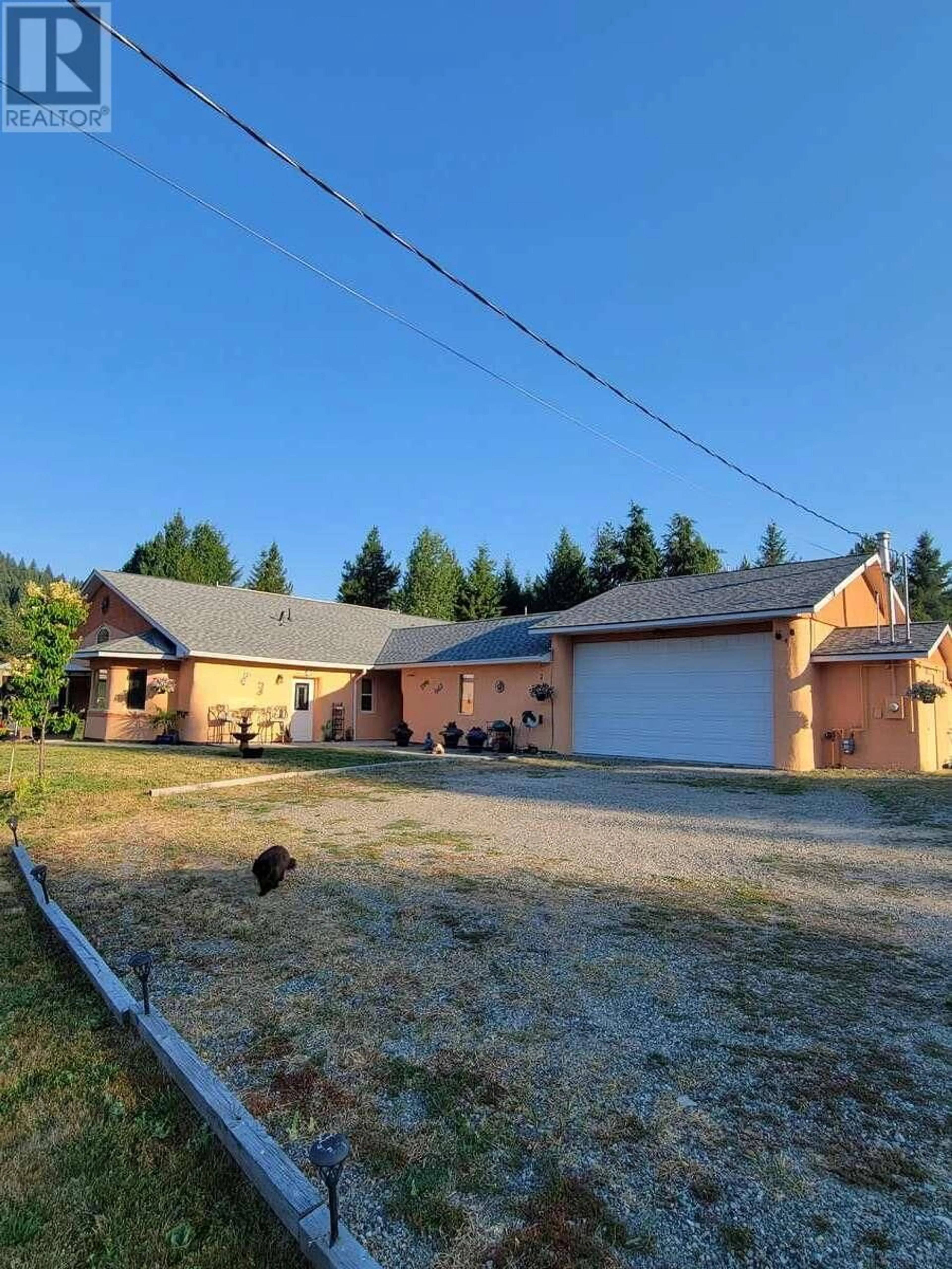 A pic from outside/outdoor area/front of a property/back of a property/a pic from drone, street for 405 ELKHORN STREET, Greenwood British Columbia V0H1J0