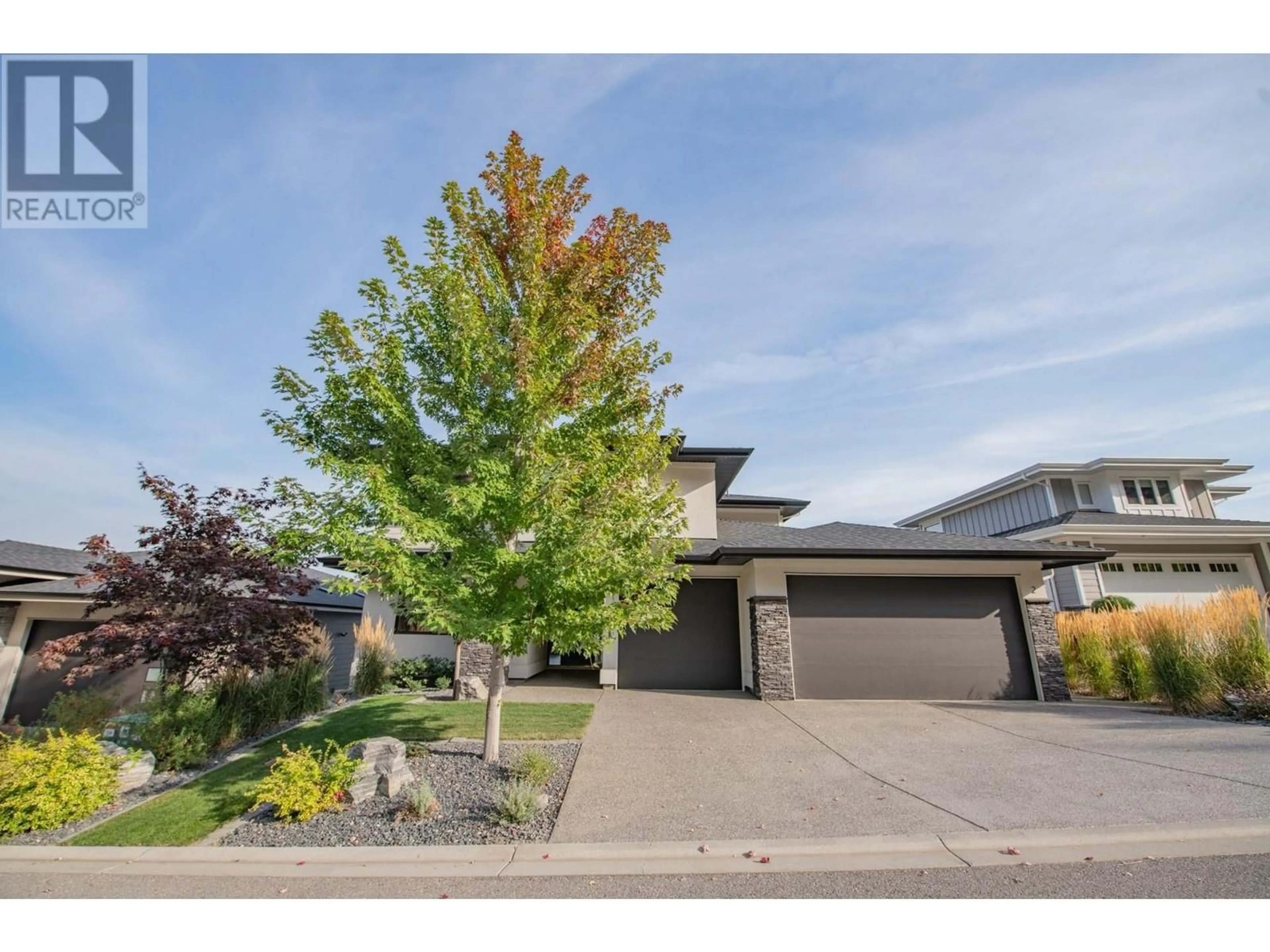 Frontside or backside of a home, the street view for 139 Forest Edge Place, Kelowna British Columbia V1V3G3