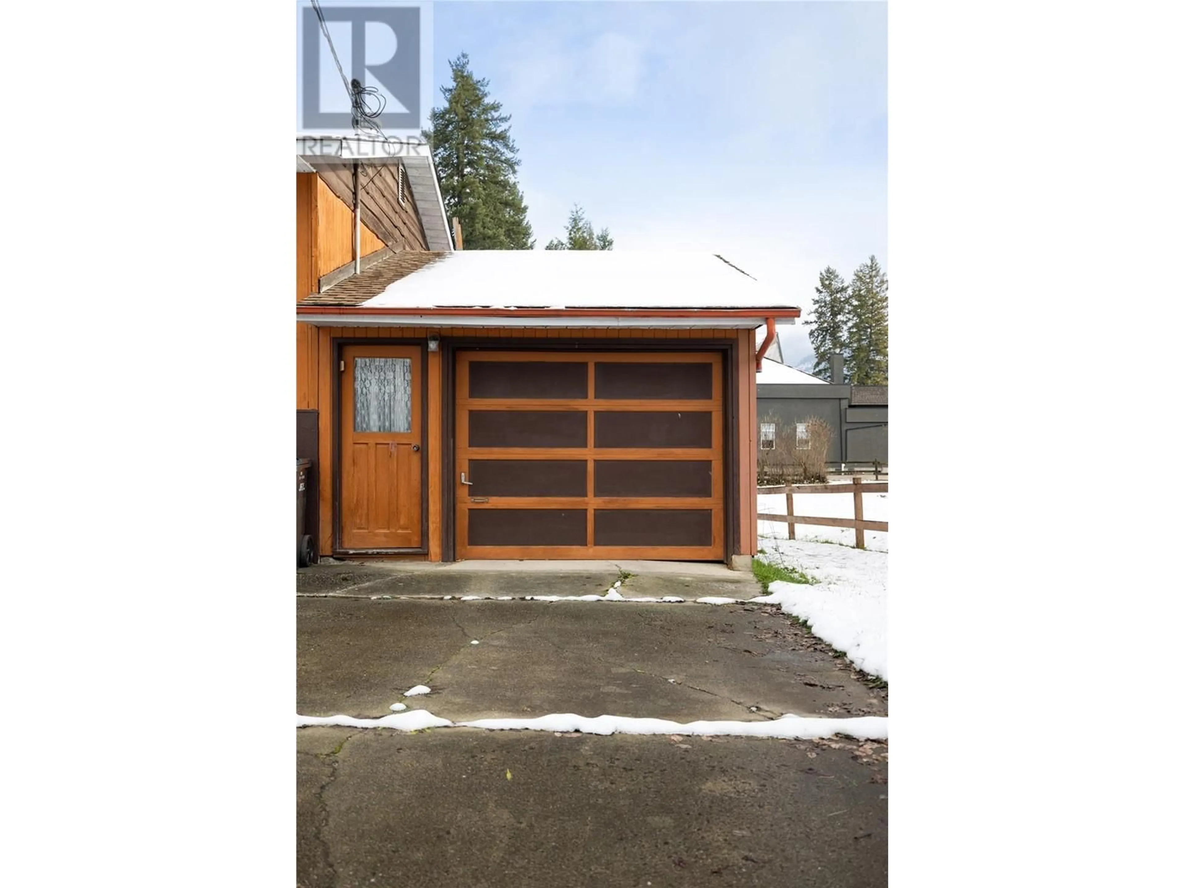 Indoor garage for 3220 Patterson Street, Armstrong British Columbia V0E1B0