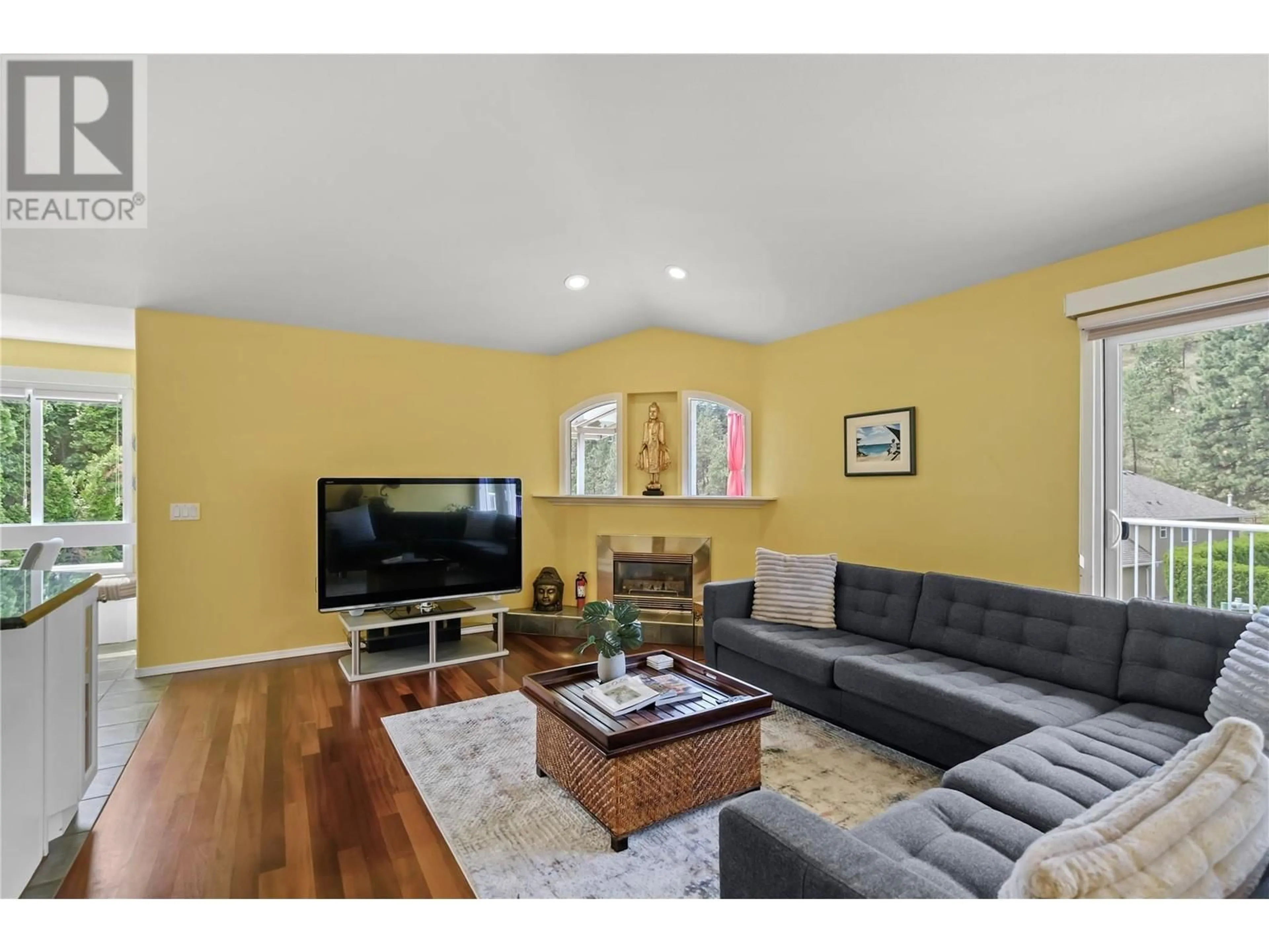 Living room, wood floors for 773 Siwash Court, Kelowna British Columbia V1V1N5