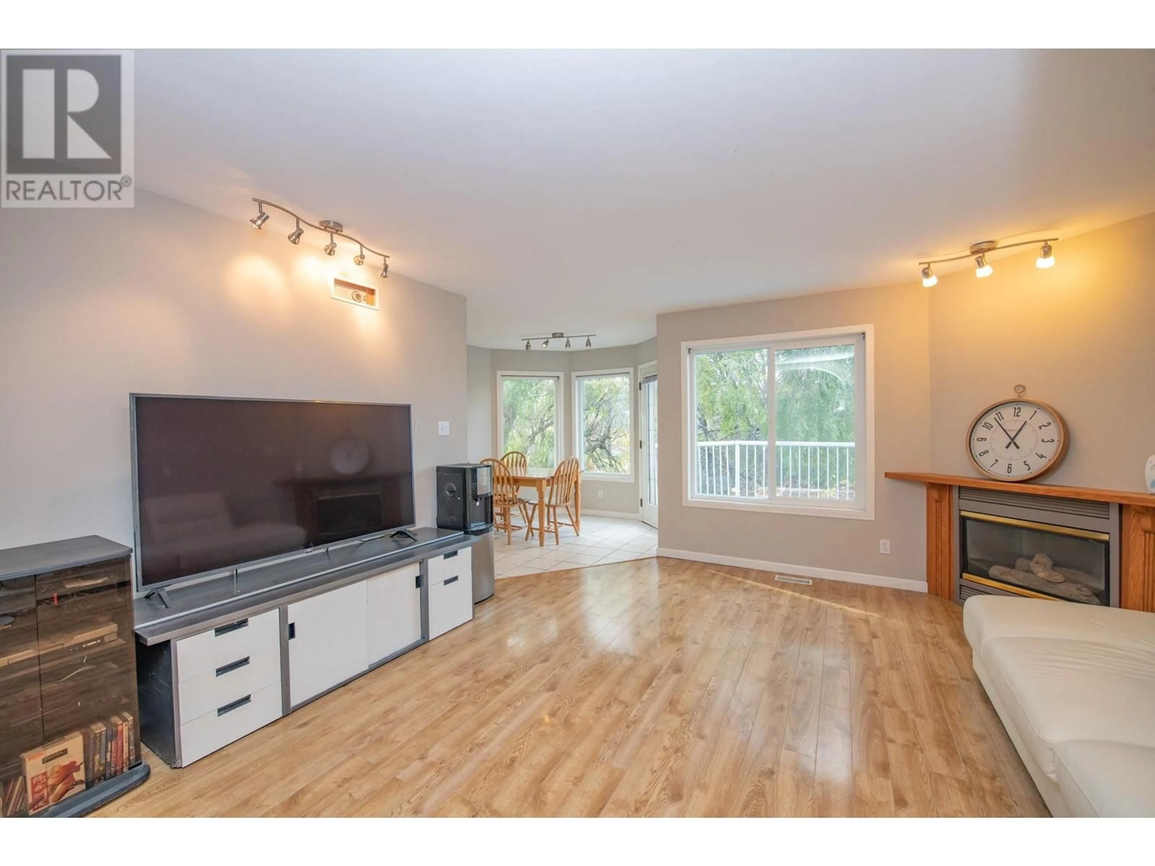 Living room, wood floors for 10580 Bonnie Drive, Lake Country British Columbia V4V1W1