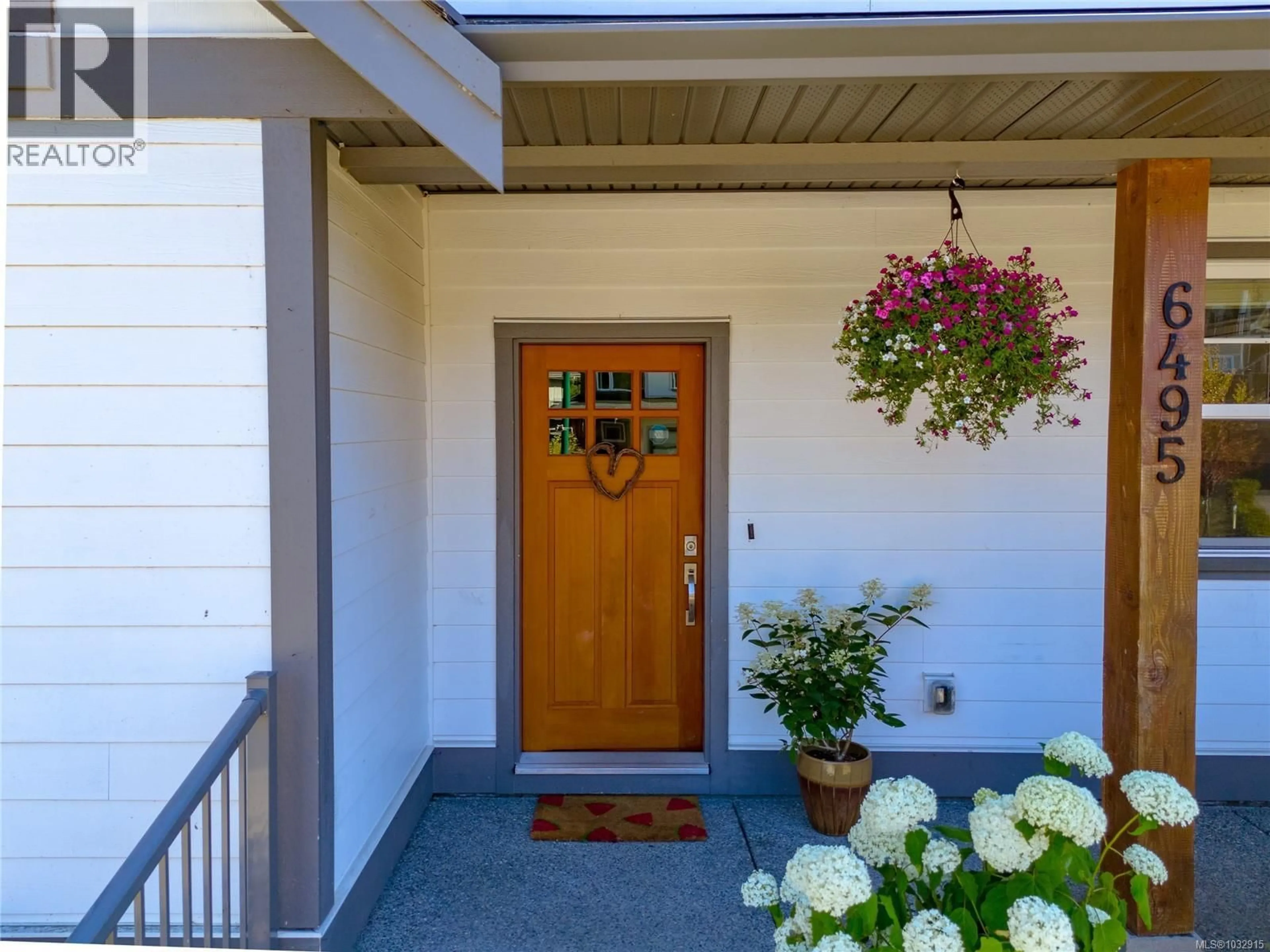 Indoor entryway for 6495 CALLUMWOOD LANE, Sooke British Columbia V9Z0W3