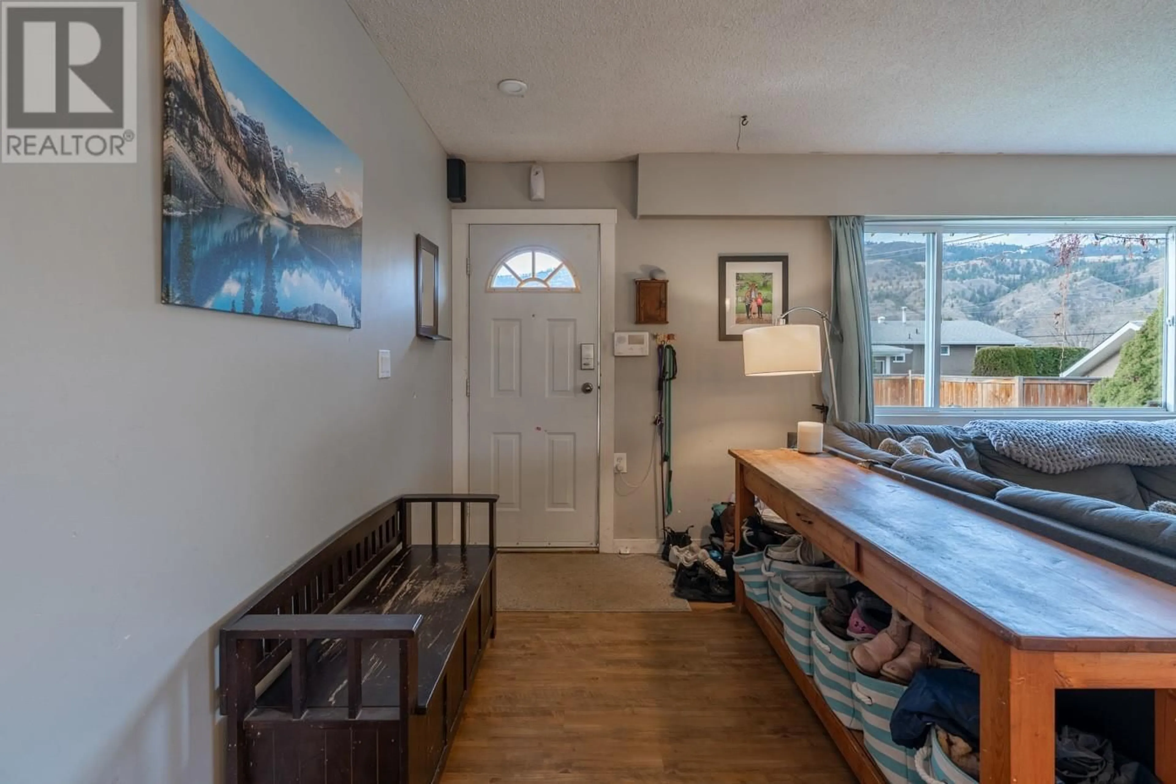 Indoor entryway, wood floors for 651 Bank Place, Kamloops British Columbia V2B7M1