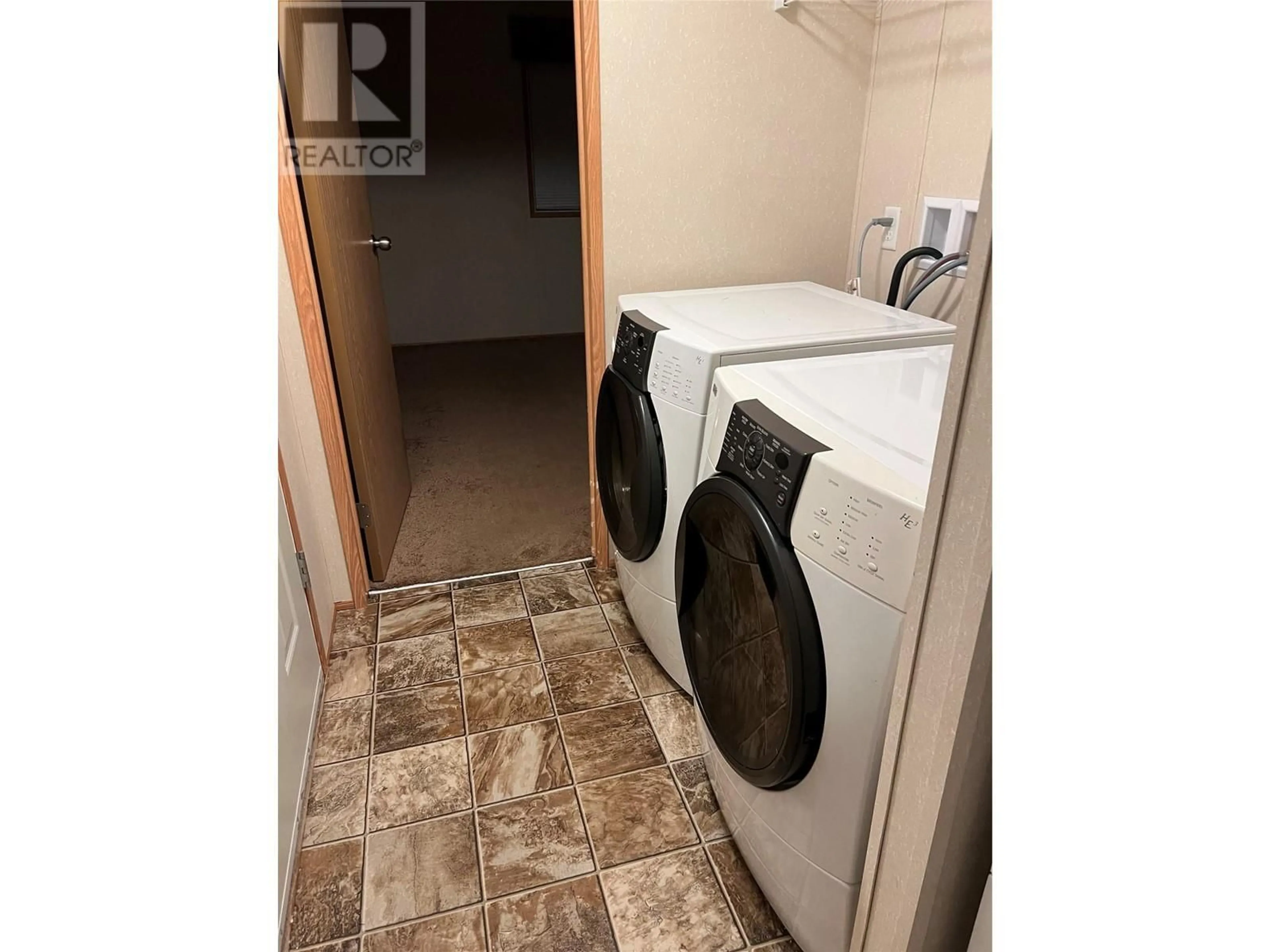 Laundry room for 166 STEEPROCK Close, Tumbler Ridge British Columbia V0C2W0