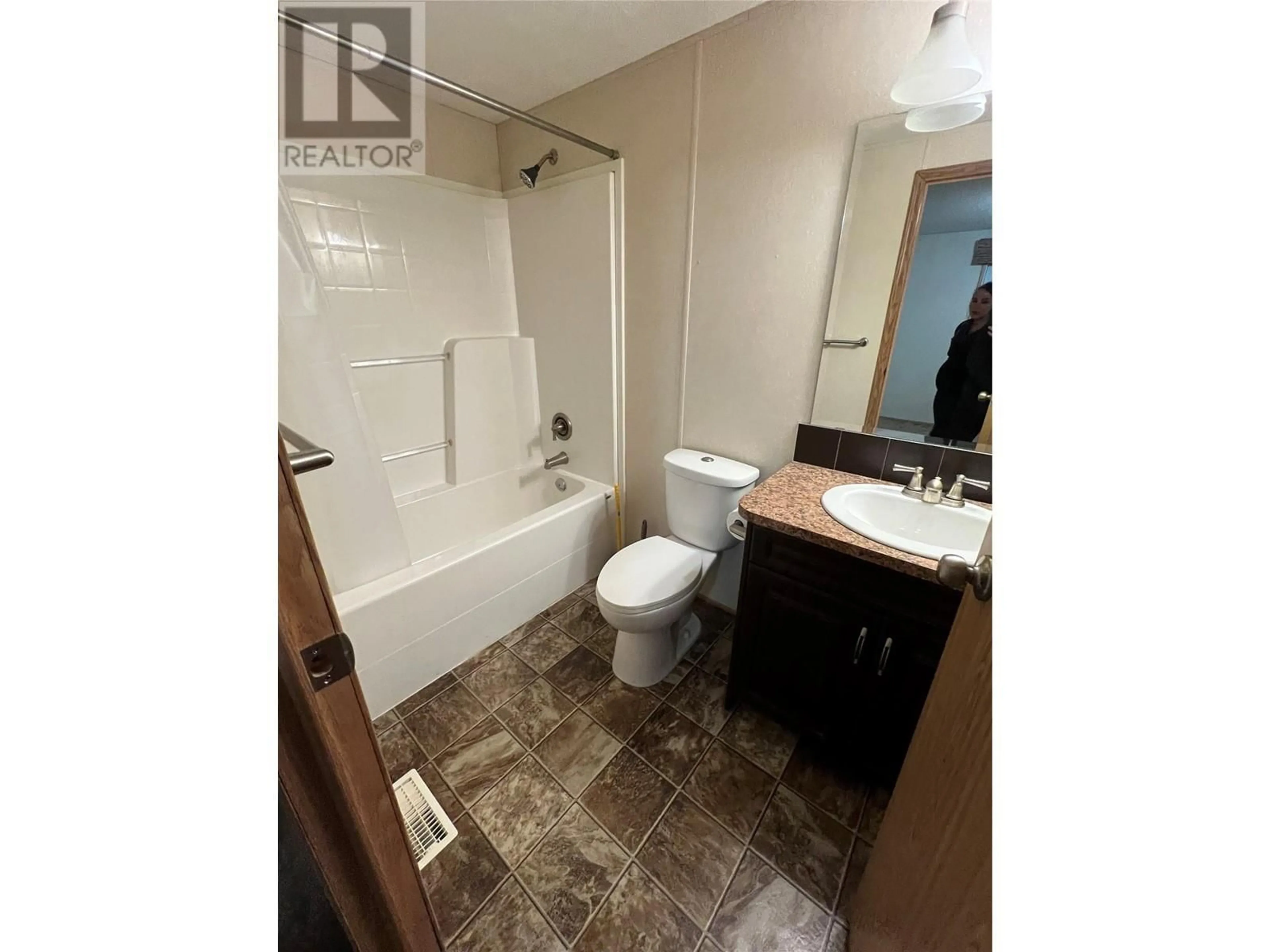 Bathroom, not visible floor for 166 STEEPROCK Close, Tumbler Ridge British Columbia V0C2W0