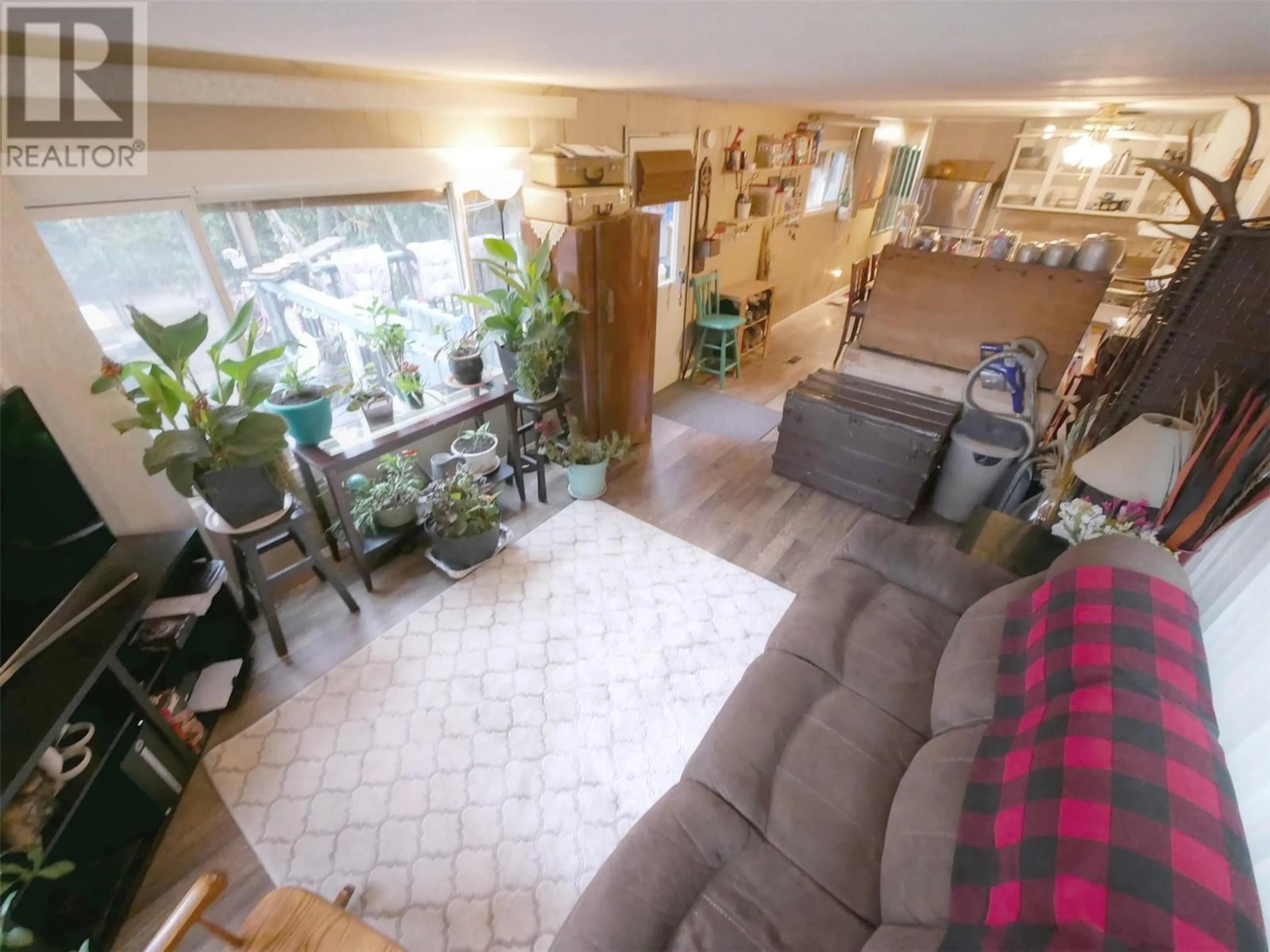 Living room with furniture, floor is not visible for 1137 36TH AVENUE, Creston British Columbia V0B1G1