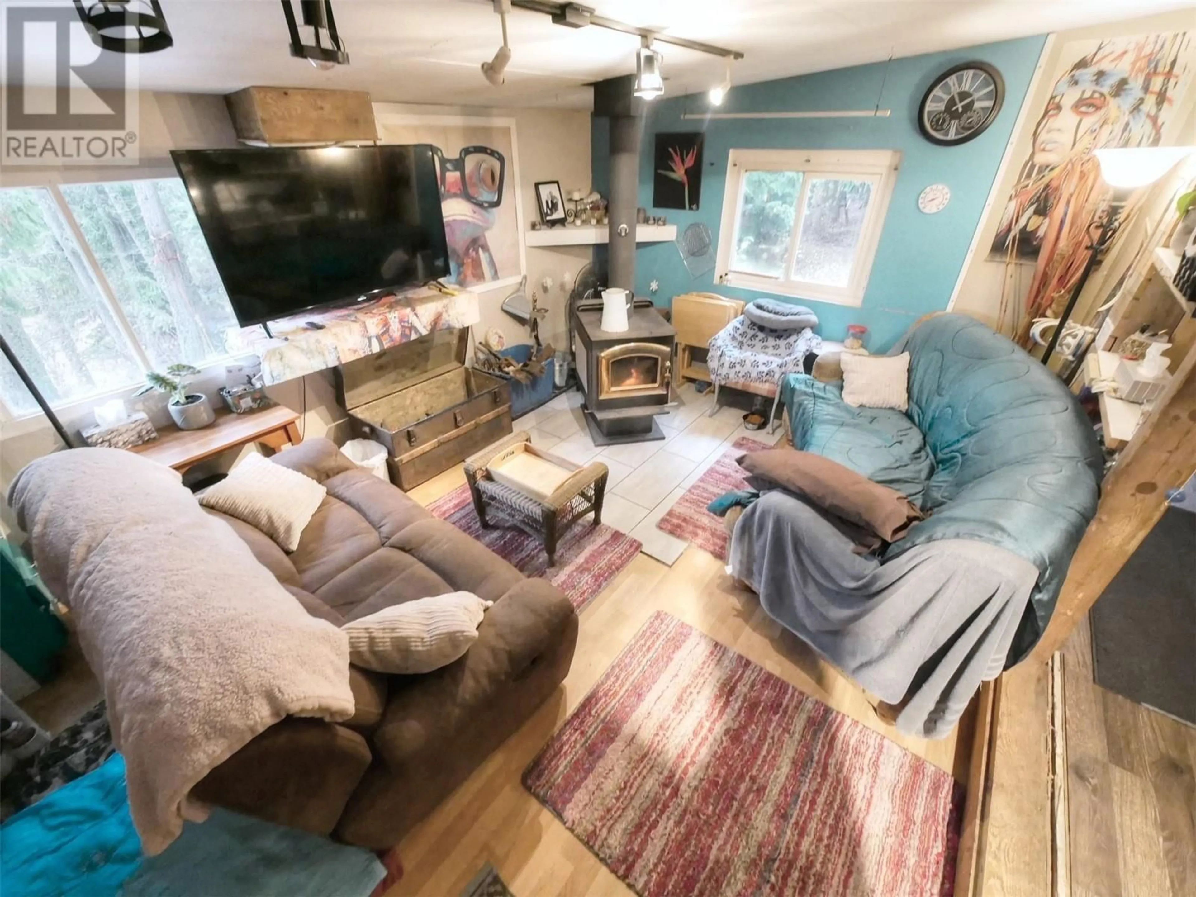 Living room with furniture, unknown for 1137 36TH AVENUE, Creston British Columbia V0B1G1