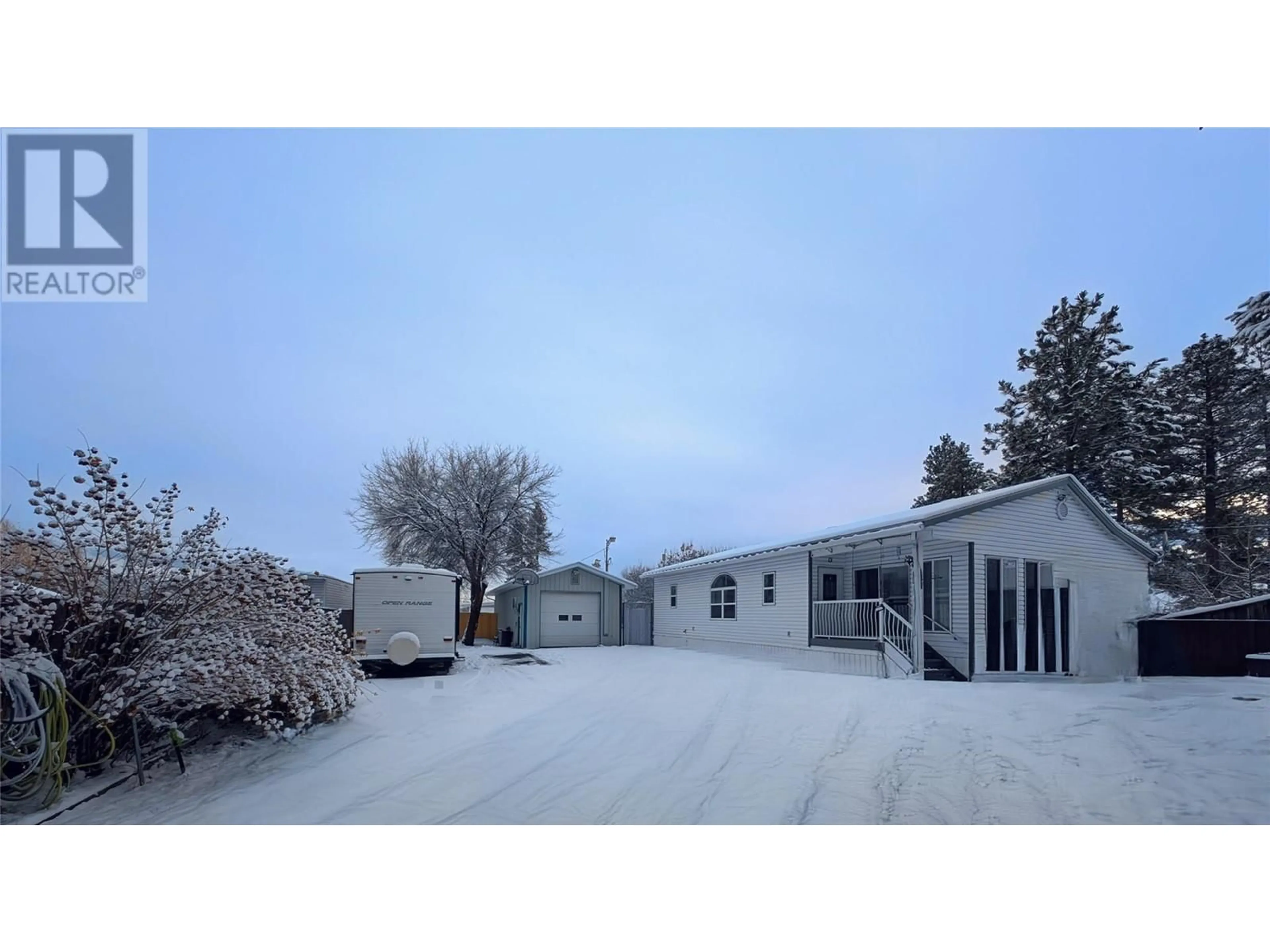 Frontside or backside of a home, the street view for 4954 BURNS Avenue, Canal Flats British Columbia V0B1B0