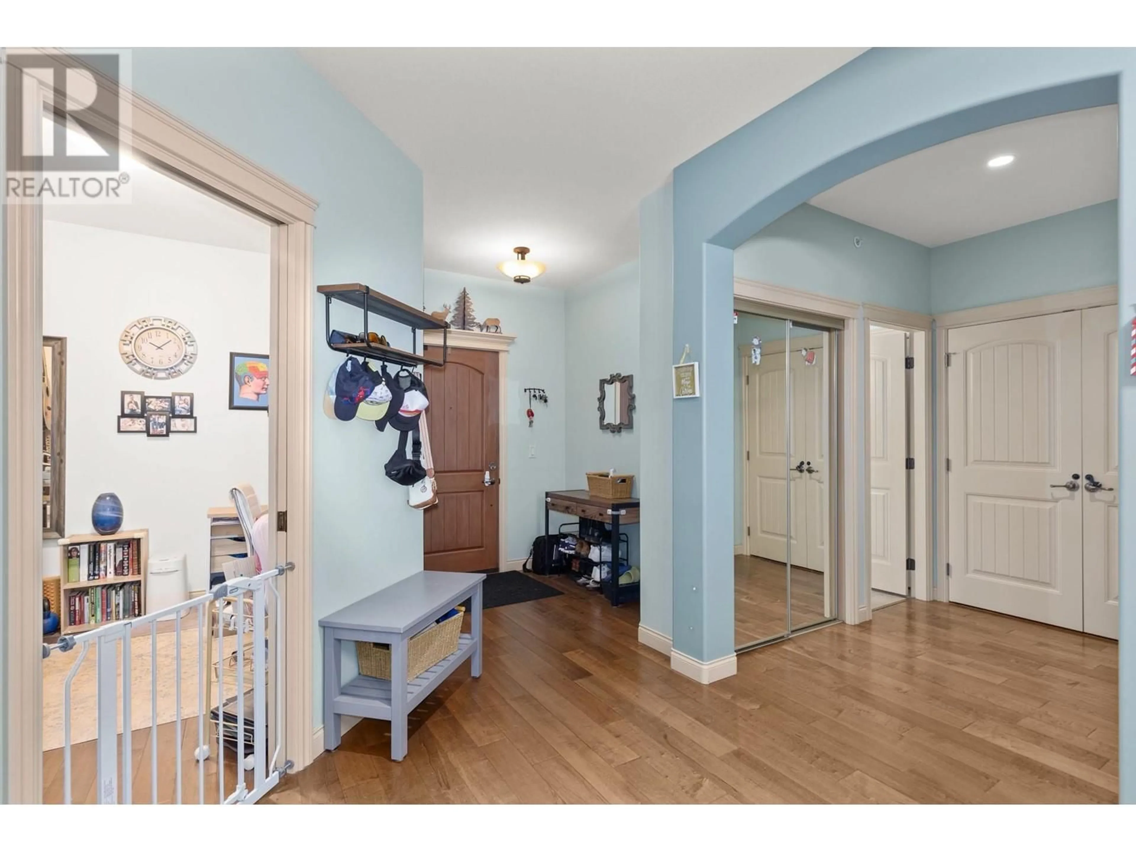 Indoor entryway, wood floors for 2770 Auburn Road Unit# 308 Lot# 02761889, West Kelowna British Columbia V4T3C2